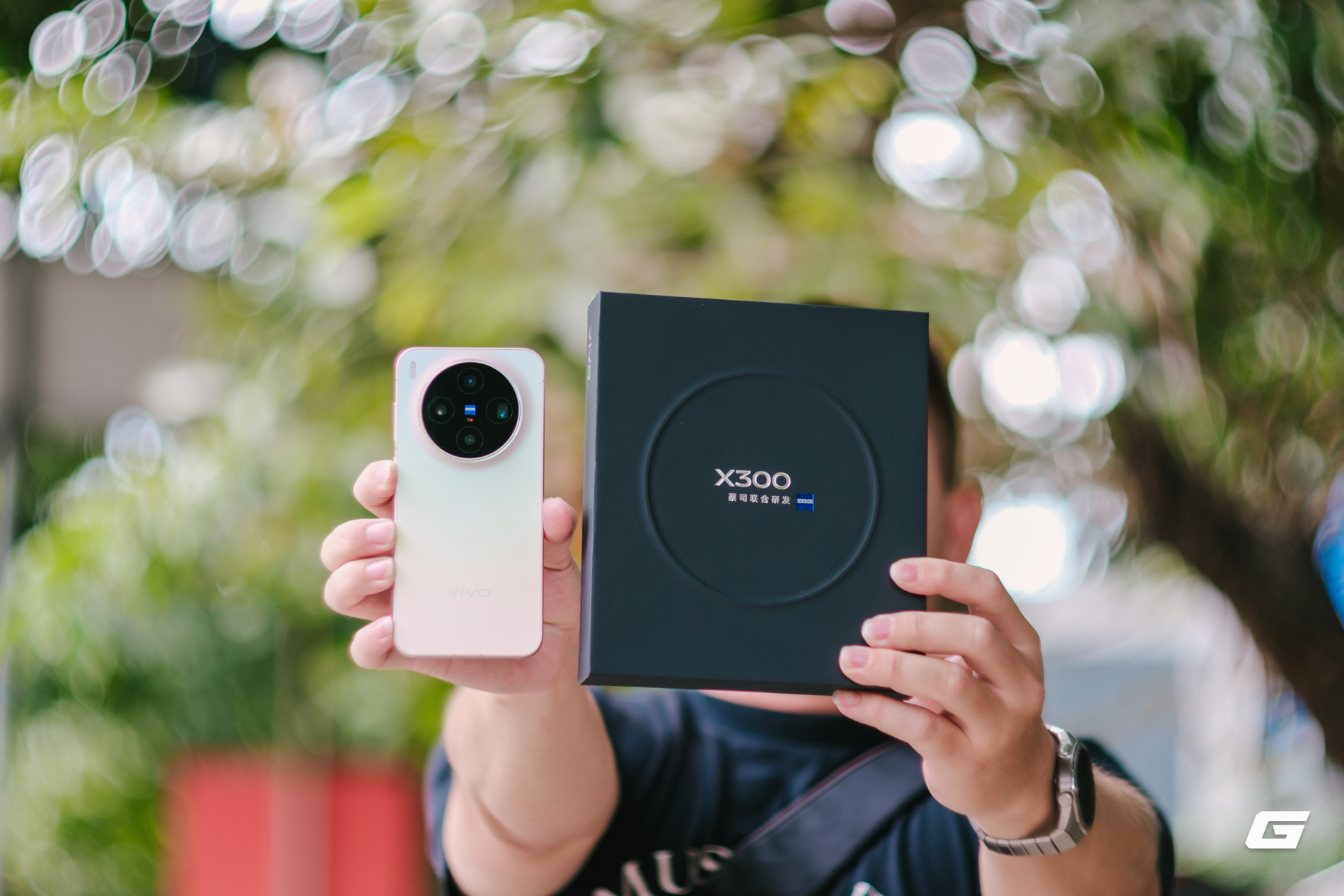 vivo X300 quá hot: Cháy hàng liên tục khiến người Việt vivo X300 quá hot: Cháy hàng liên tục khiến người Việt