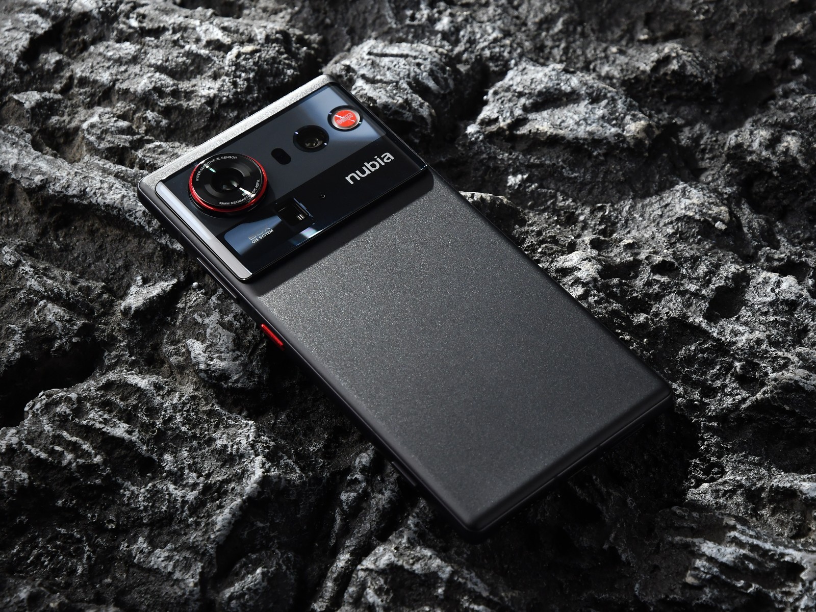 Smartphone vừa chơi game mượt, vừa chụp ảnh đẹp là đây: Chip Snapdragon 8 Elite Gen 5, camera lắp được ống kính rời, pin 7.200mAh nhưng giá thì Smartphone vừa chơi game mượt, vừa chụp ảnh đẹp là đây: Chip Snapdragon 8 Elite Gen 5, camera lắp được ống kính rời, pin 7.200mAh nhưng giá thì