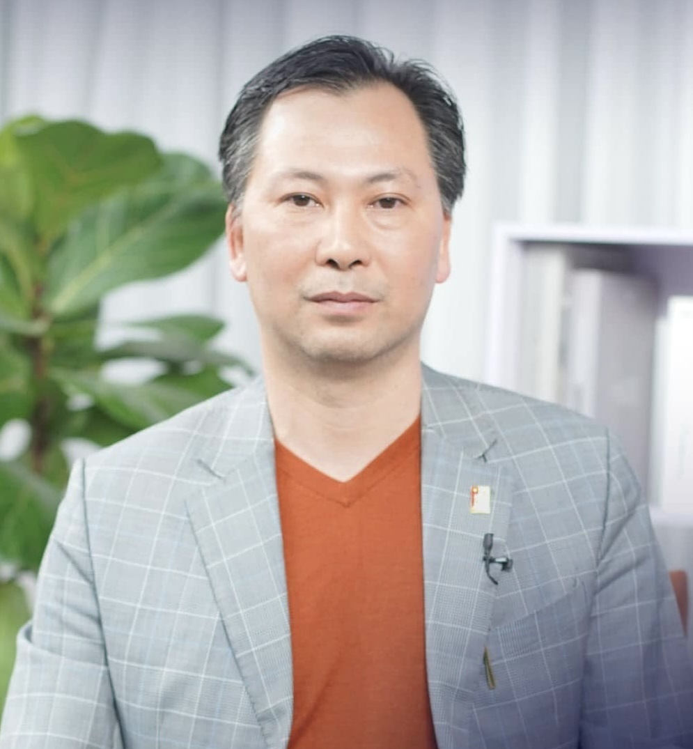 Hé lộ bộ ba 'cầm cân nảy mực' tại Green Voices: Khi chuyên gia học thuật, chủ diễn đàn ô tô và KOL công nghệ cùng ngồi ghế nóng- Ảnh 1. Hé lộ bộ ba 'cầm cân nảy mực' tại Green Voices: Khi chuyên gia học thuật, chủ diễn đàn ô tô và KOL công nghệ cùng ngồi ghế nóng- Ảnh 1.