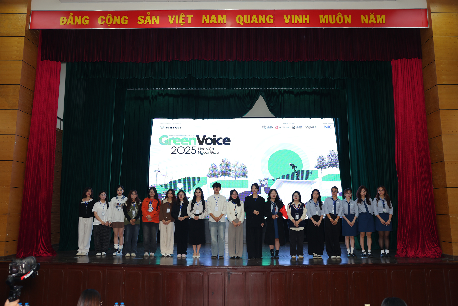 Giới trẻ Hà Nội tỏa sáng hết mình cùng Green Voice: Hành trình hùng biện về tiếng nói xanh- Ảnh 3. Giới trẻ Hà Nội tỏa sáng hết mình cùng Green Voice: Hành trình hùng biện về tiếng nói xanh- Ảnh 3.