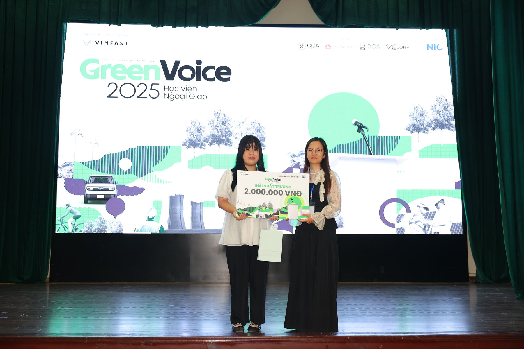 Giới trẻ Hà Nội tỏa sáng hết mình cùng Green Voice: Hành trình hùng biện về tiếng nói xanh- Ảnh 7. Giới trẻ Hà Nội tỏa sáng hết mình cùng Green Voice: Hành trình hùng biện về tiếng nói xanh- Ảnh 7.