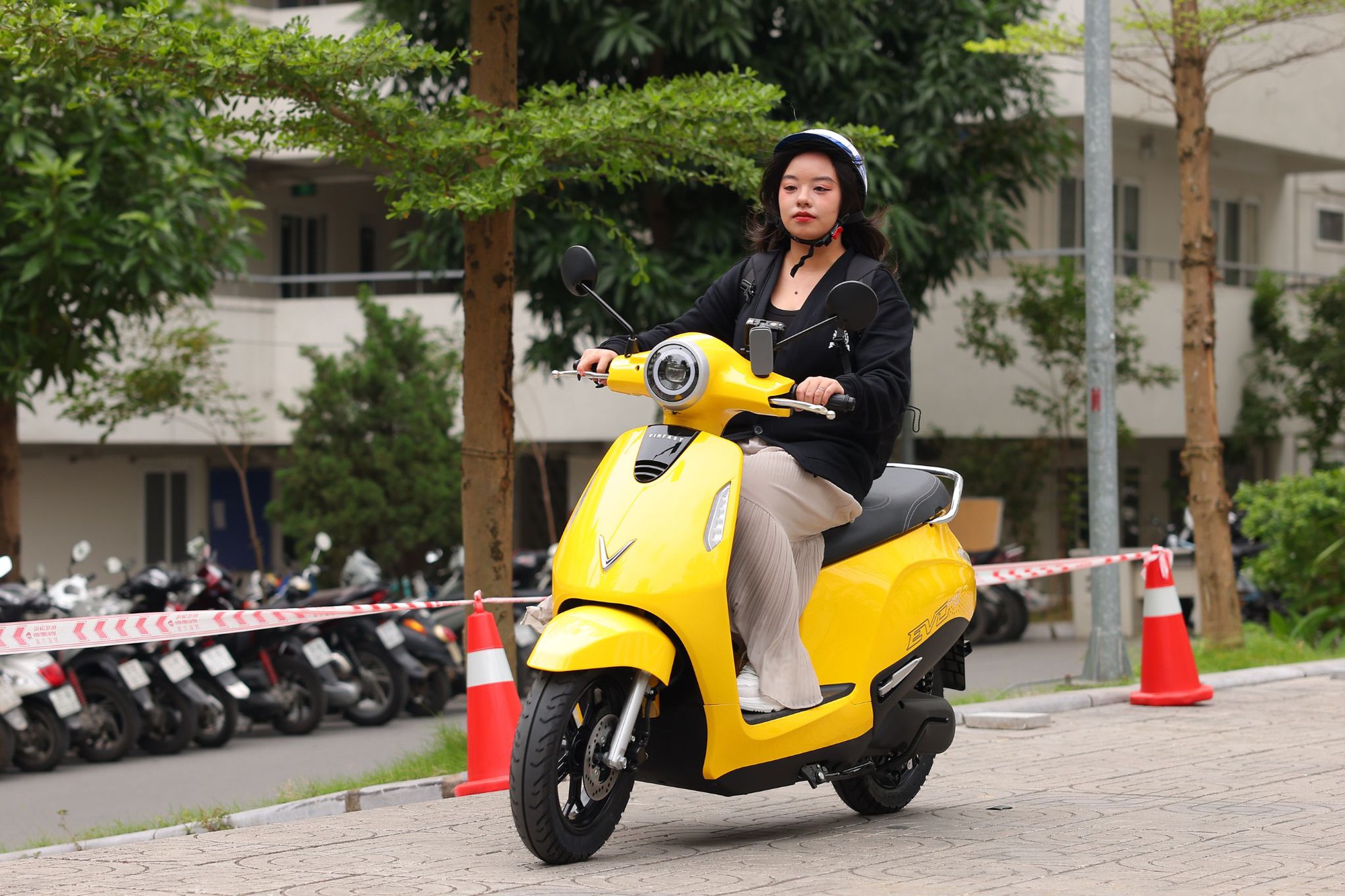 Cuộc thi hùng biện Green Voices có thí sinh đầu tiên vào chung kết: Chiến thắng nhờ thông điệp ‘sạc lại tư duy hội nhập’- Ảnh 19. Cuộc thi hùng biện Green Voices có thí sinh đầu tiên vào chung kết: Chiến thắng nhờ thông điệp ‘sạc lại tư duy hội nhập’- Ảnh 19.