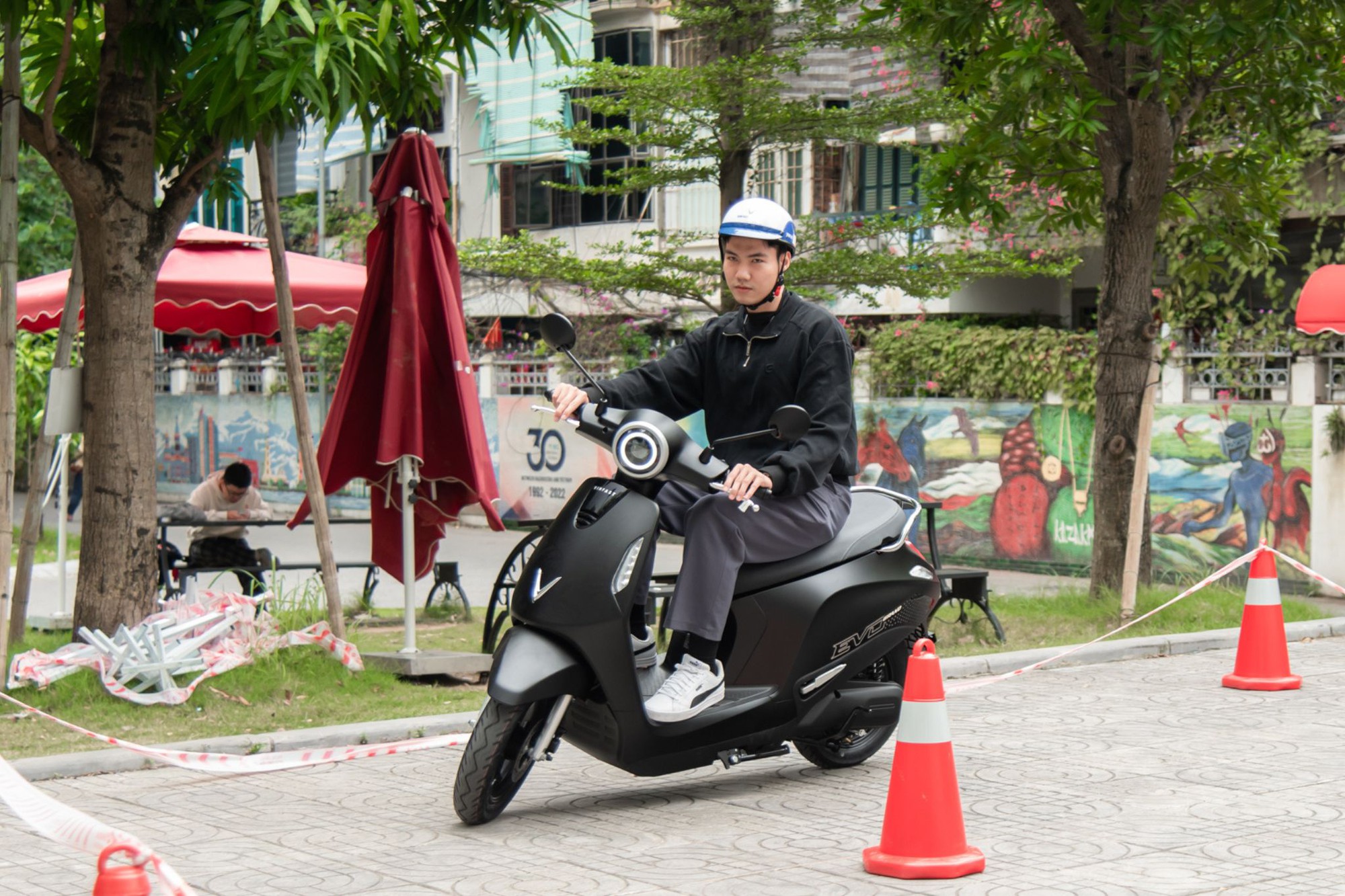 Cuộc thi hùng biện Green Voices có thí sinh đầu tiên vào chung kết: Chiến thắng nhờ thông điệp ‘sạc lại tư duy hội nhập’- Ảnh 18. Cuộc thi hùng biện Green Voices có thí sinh đầu tiên vào chung kết: Chiến thắng nhờ thông điệp ‘sạc lại tư duy hội nhập’- Ảnh 18.