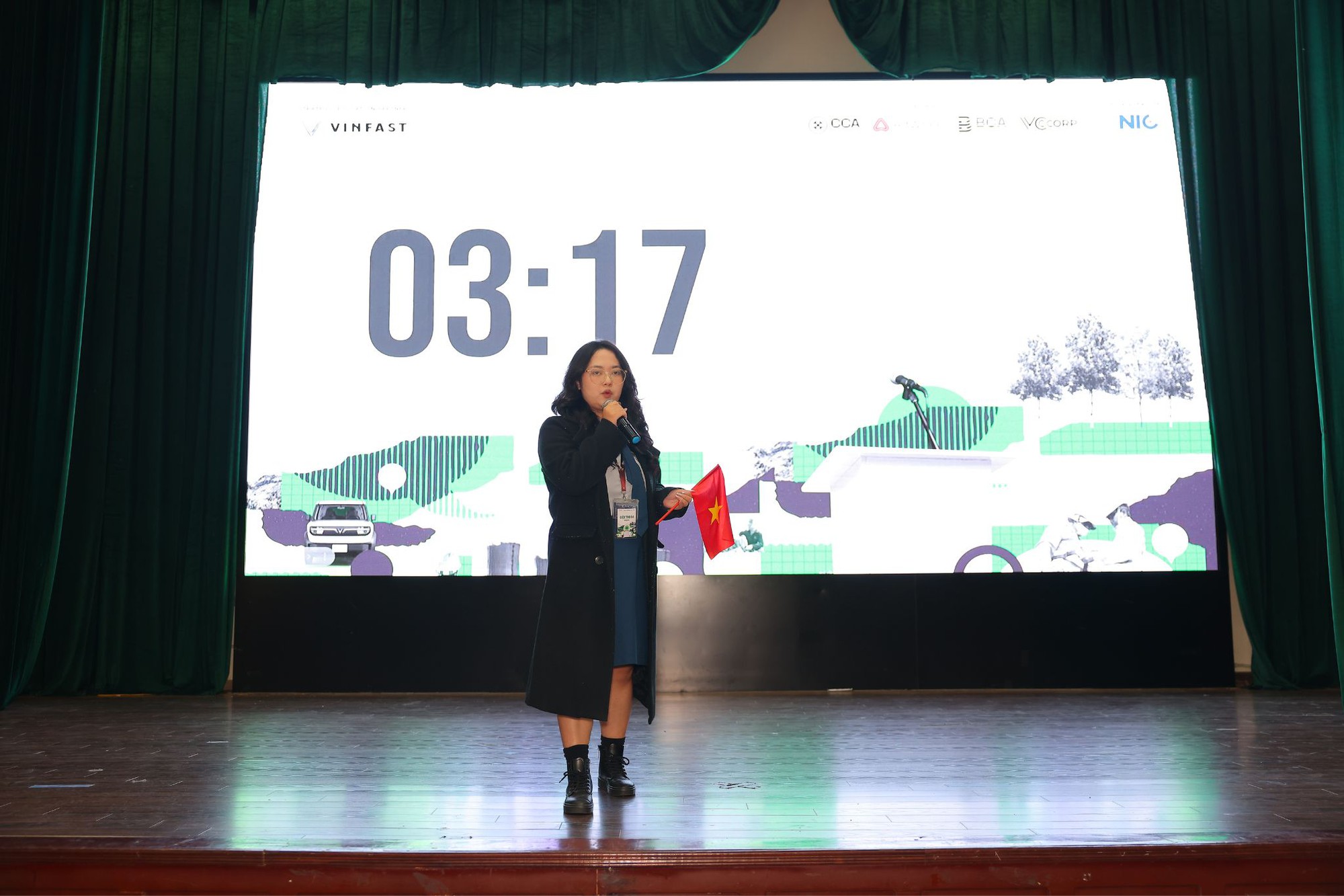 Cuộc thi hùng biện Green Voices có thí sinh đầu tiên vào chung kết: Chiến thắng nhờ thông điệp ‘sạc lại tư duy hội nhập’- Ảnh 15. Cuộc thi hùng biện Green Voices có thí sinh đầu tiên vào chung kết: Chiến thắng nhờ thông điệp ‘sạc lại tư duy hội nhập’- Ảnh 15.