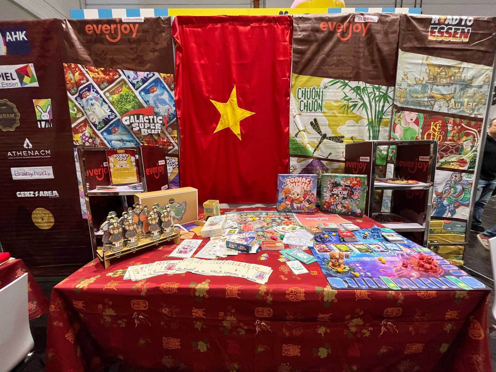 Everjoy Publishing tại SPIEL Essen 2025: Hành trình văn hoá Việt Nam giữa ngành board game thế giới- Ảnh 1. Everjoy Publishing tại SPIEL Essen 2025: Hành trình văn hoá Việt Nam giữa ngành board game thế giới- Ảnh 1.