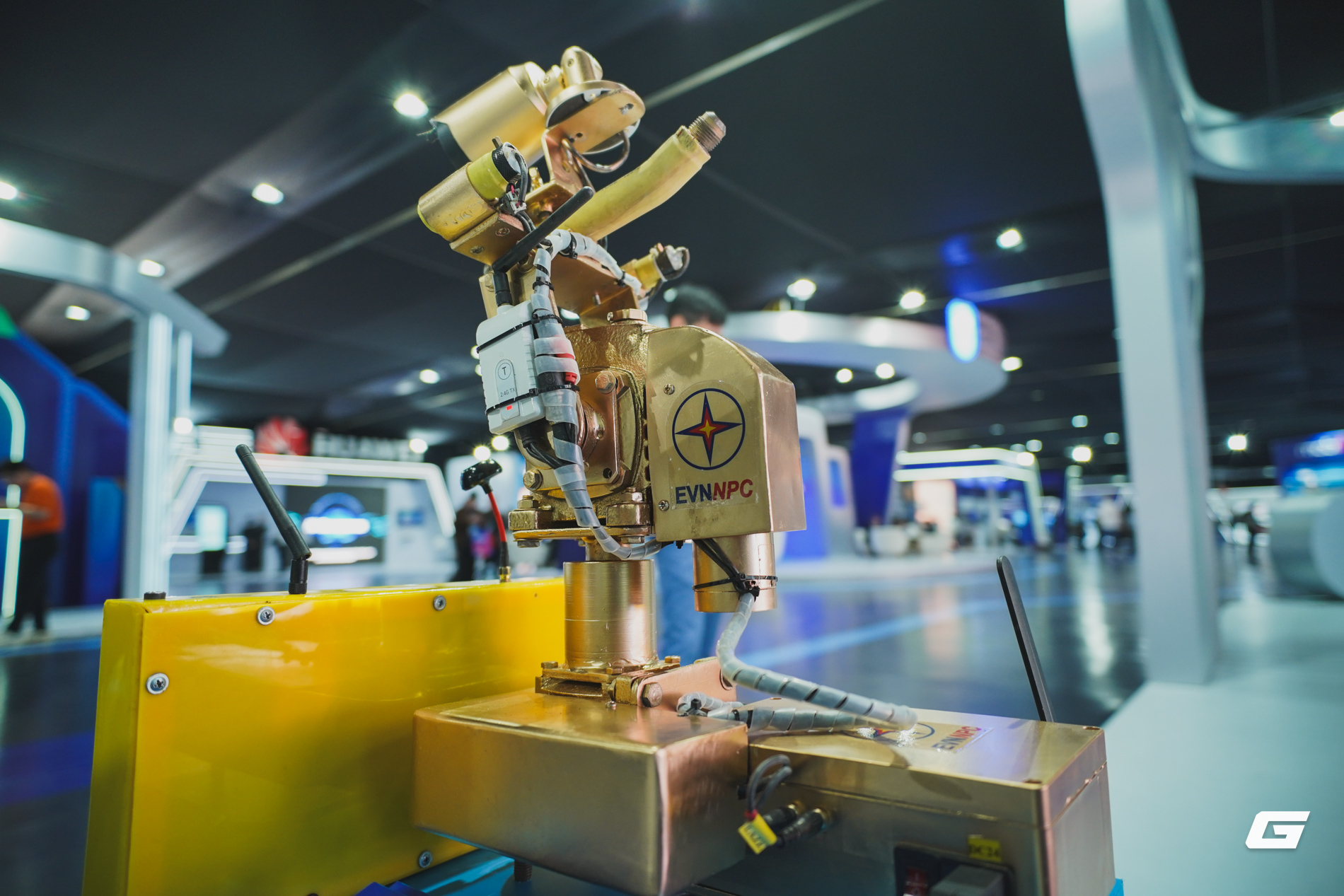 Giữa rừng giải pháp an ninh mạng phi vật lý, robot phun nước vệ sinh đường điện của EVN  Giữa rừng giải pháp an ninh mạng phi vật lý, robot phun nước vệ sinh đường điện của EVN