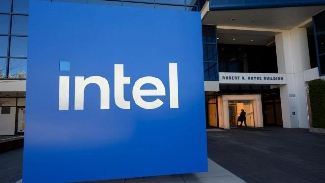 Intel sa thải hơn 35.000 nhân viên chỉ trong 2 năm: Cuộc tái cấu trúc chưa từng có nhằm ‘cứu lấy tương lai của tập đoàn’- Ảnh 2. Intel sa thải hơn 35.000 nhân viên chỉ trong 2 năm: Cuộc tái cấu trúc chưa từng có nhằm ‘cứu lấy tương lai của tập đoàn’- Ảnh 2.