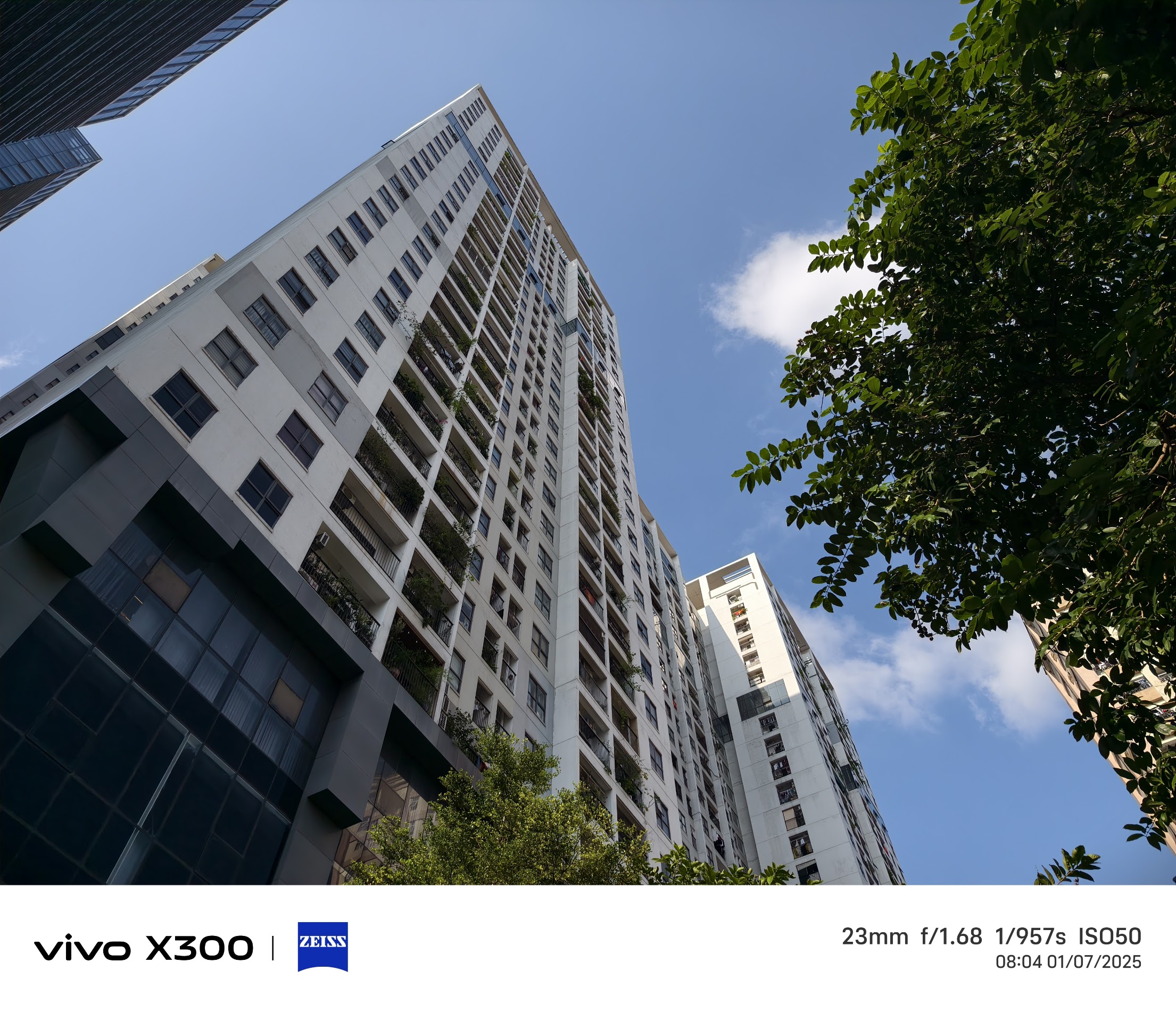 Điện Thoại Flagship Nhỏ Gọn Chụp Ảnh Đẹp Nhất- Ảnh 9. Điện Thoại Flagship Nhỏ Gọn Chụp Ảnh Đẹp Nhất- Ảnh 9.