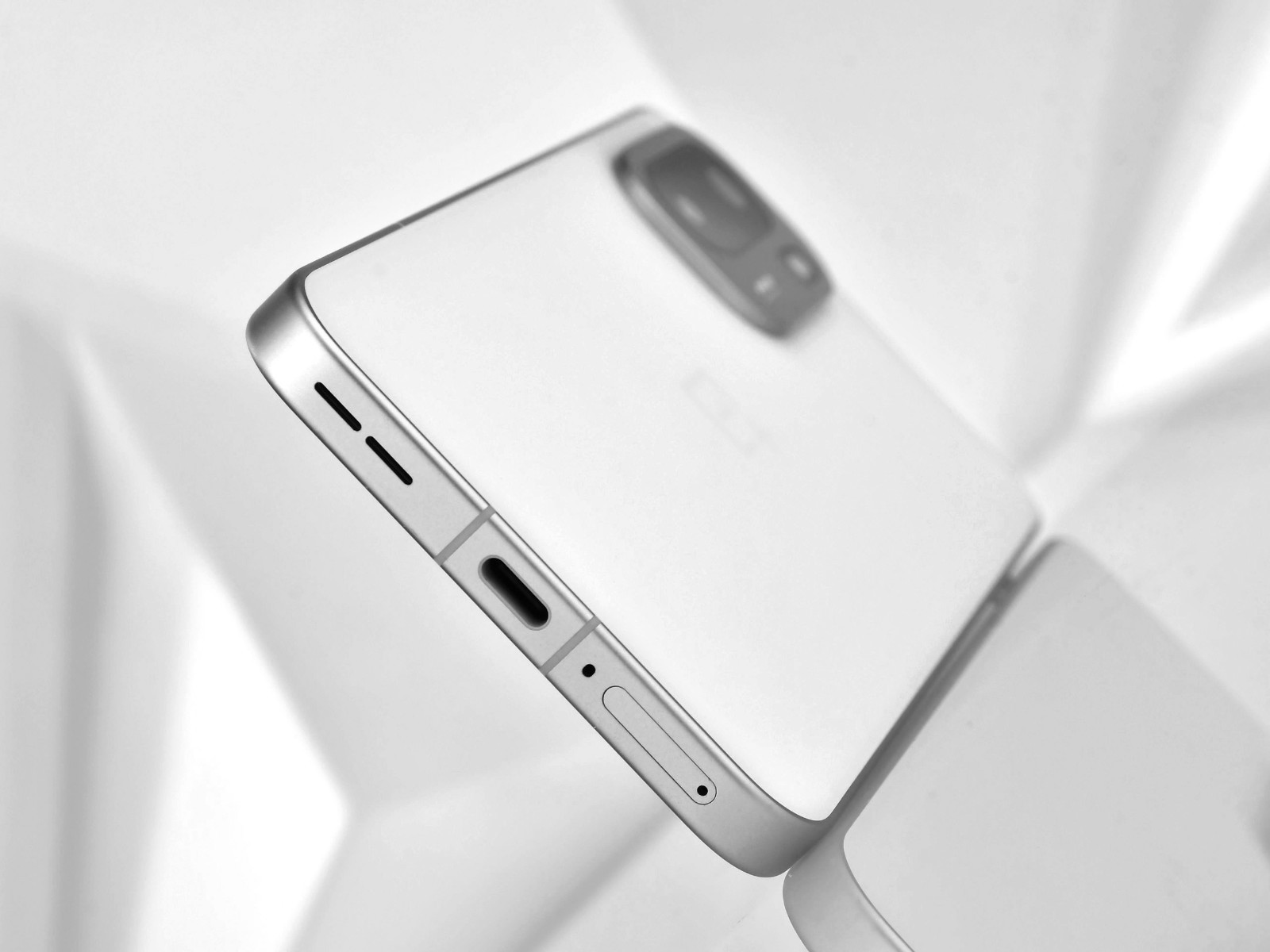 Oneplus Ra Mắt Điện Thoại Chip Snapdragon 8 Elite, Màn Hình 165Hz, Pin 7.800 Mah, Giá Chưa Tới 10 Triệu- Ảnh 13. Oneplus Ra Mắt Điện Thoại Chip Snapdragon 8 Elite, Màn Hình 165Hz, Pin 7.800 Mah, Giá Chưa Tới 10 Triệu- Ảnh 13.