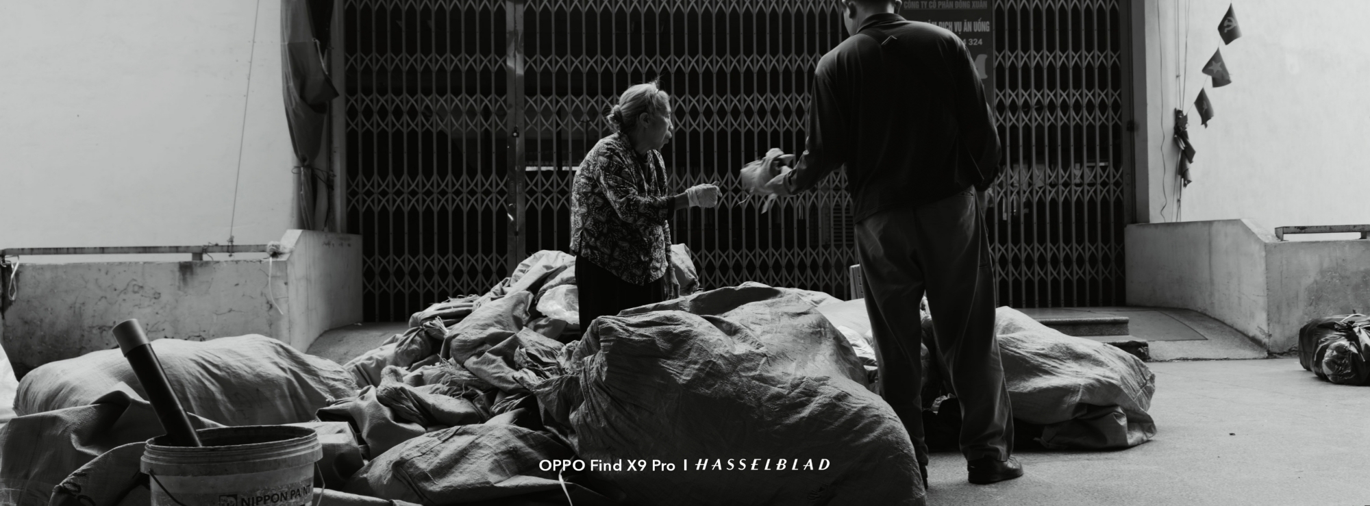 Trên Tay Oppo Find X9 Pro: Camera Chuẩn Hasselblad 200Mp Zoom Siêu Xa, Pin 7500Mah, Sạc 80W, Giá 32.99 Triệu- Ảnh 14. Trên Tay Oppo Find X9 Pro: Camera Chuẩn Hasselblad 200Mp Zoom Siêu Xa, Pin 7500Mah, Sạc 80W, Giá 32.99 Triệu- Ảnh 14.