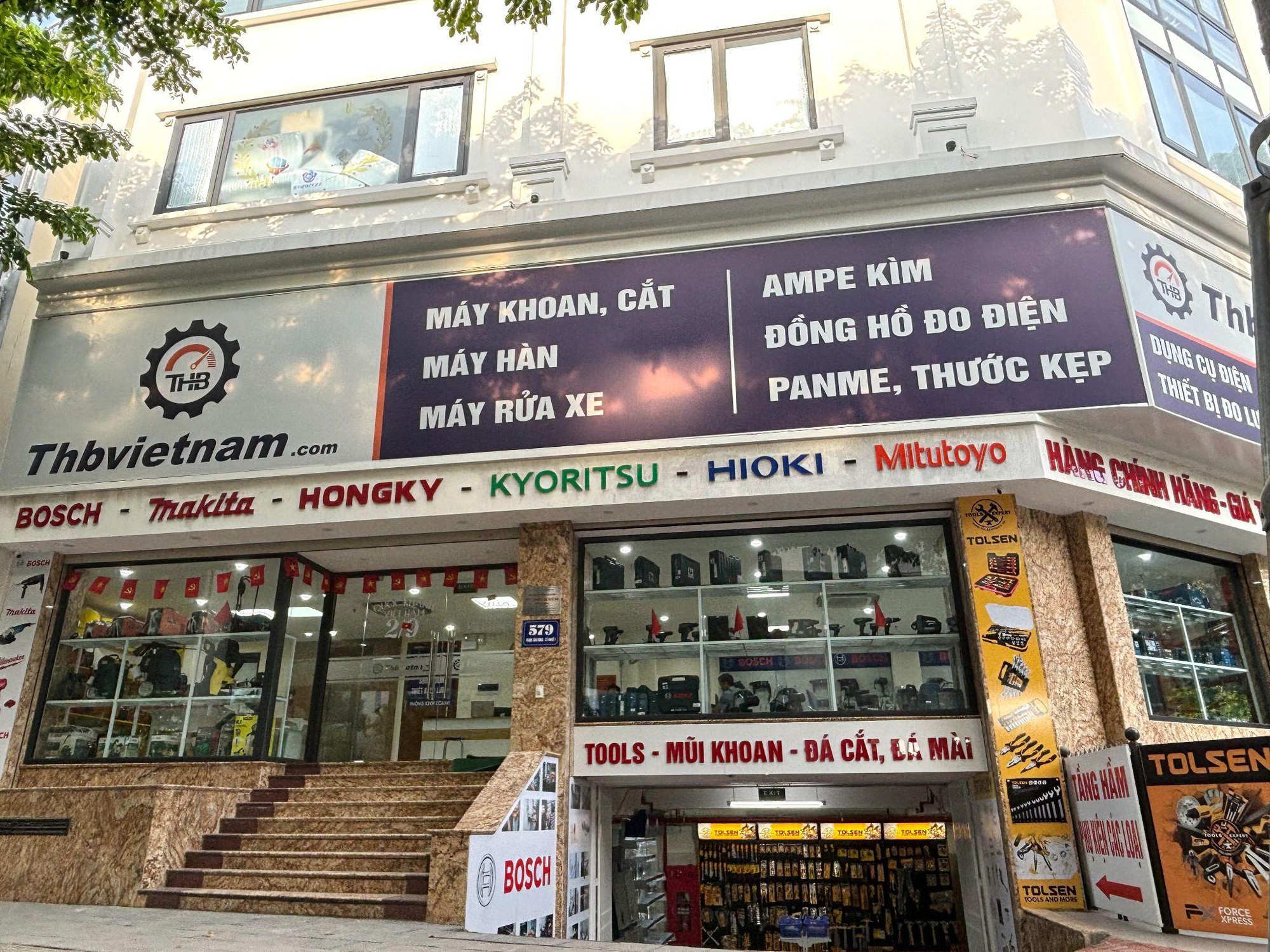 Hioki 3280-10F: Ampe kìm bán chạy bậc nhất 2025 có đáng mua?- Ảnh 3. Hioki 3280-10F: Ampe kìm bán chạy bậc nhất 2025 có đáng mua?- Ảnh 3.