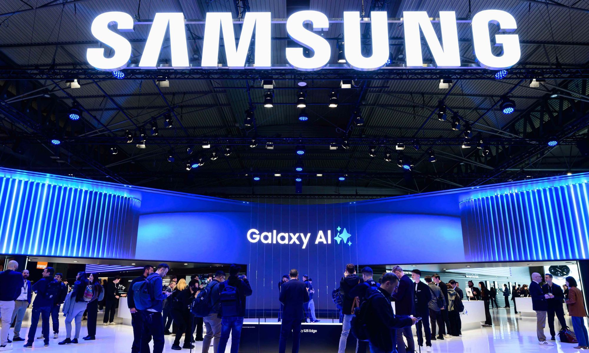 Samsung Galaxy S26 có thể sẽ đắt đỏ hơn bạn tưởng: 'Lạm phát bộ nhớ' đang đẩy giá lên cao- Ảnh 1. Samsung Galaxy S26 có thể sẽ đắt đỏ hơn bạn tưởng: 'Lạm phát bộ nhớ' đang đẩy giá lên cao- Ảnh 1.