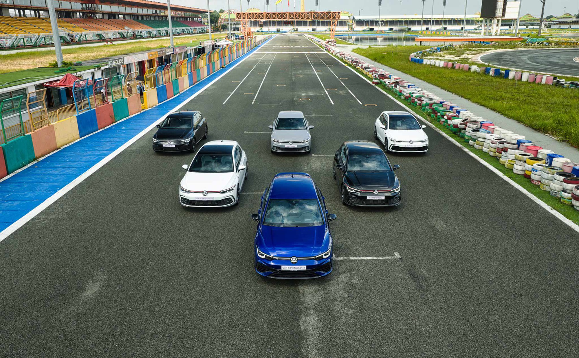 Civic Type R, Golf và xe chơi tại Việt Nam: Đắt đỏ, thiếu đất diễn nhưng vẫn đáng để mang về- Ảnh 7. Civic Type R, Golf và xe chơi tại Việt Nam: Đắt đỏ, thiếu đất diễn nhưng vẫn đáng để mang về- Ảnh 7.