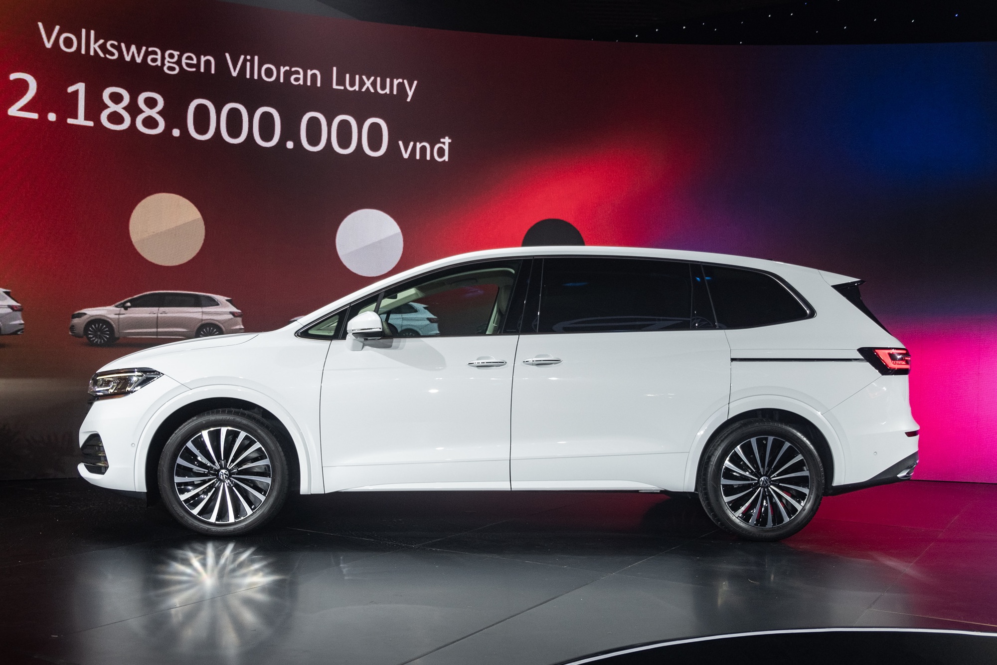 Volkswagen Viloran vượt sát nút BMW X5 trở thành 'Xe Gia đình của năm Hạng 2-5 tỷ đồng'- Ảnh 5.