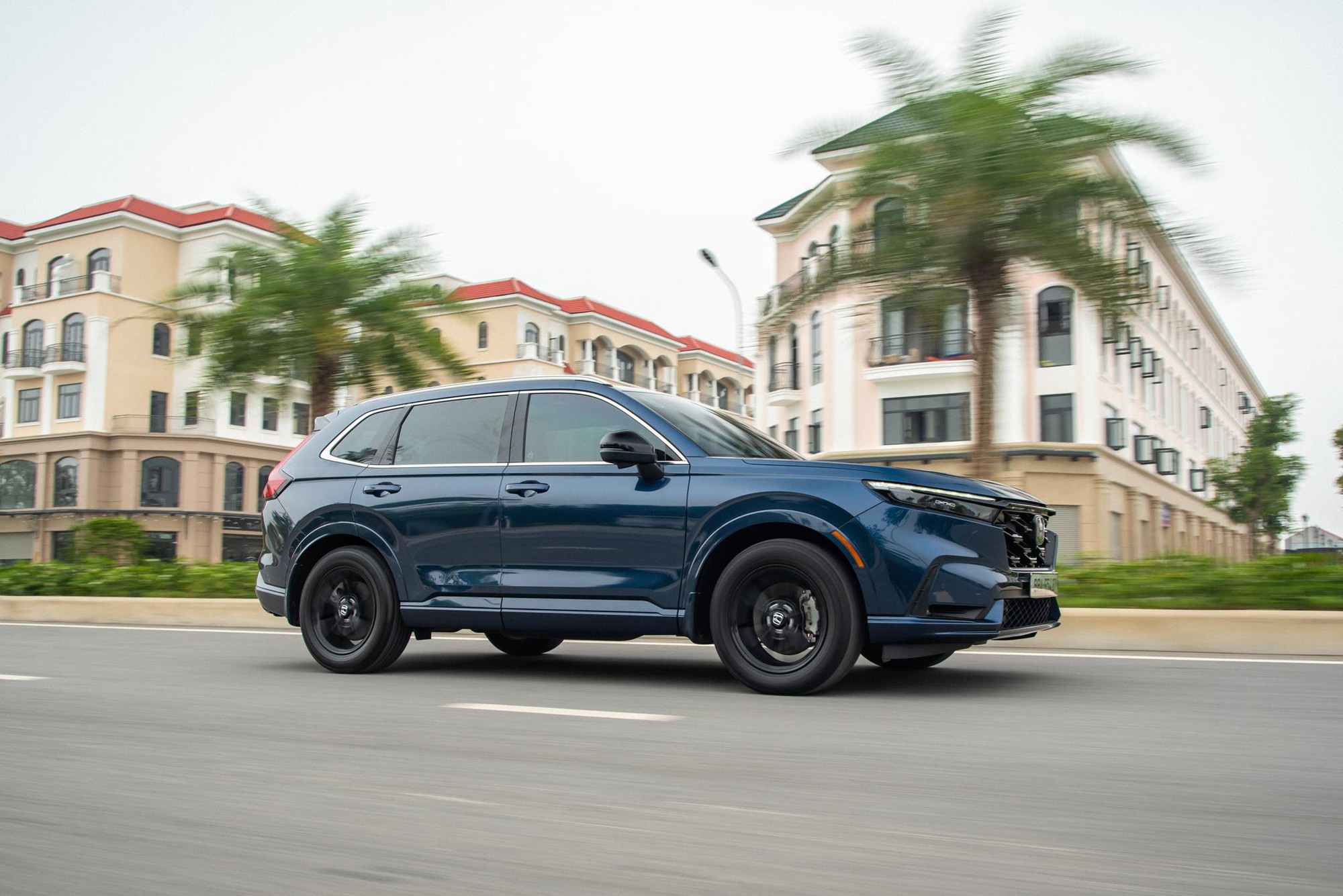 Vượt các xe của Toyota, BYD, Honda CR-V e:HEV RS thắng cách biệt giải ‘Xe hybrid của năm’- Ảnh 4.