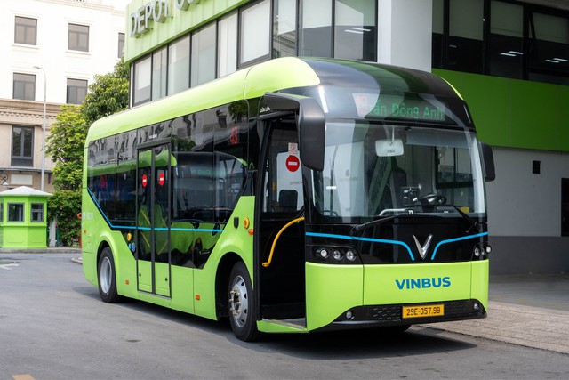 VinFast ra mắt xe dài 12 mét, nặng hơn 9 tấn, chở được 90 người- Ảnh 5.
