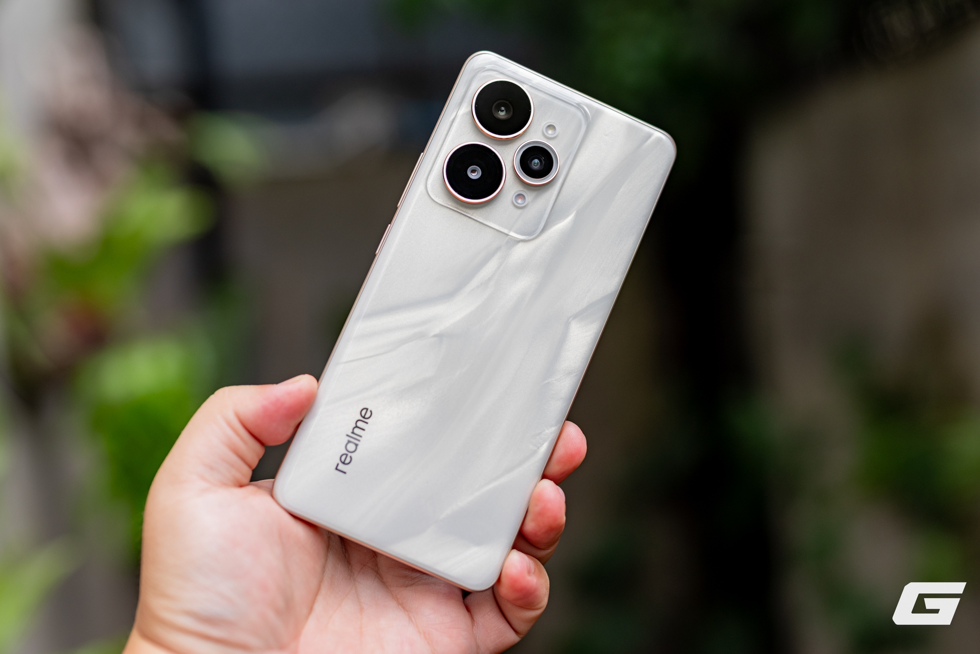 Cận cảnh realme 15 Pro: Thiết kế bắt mắt, pin 7000mAh cực “trâu”, nhiều tính năng AI độc đáo, giá 15 triệu đồng- Ảnh 2.
