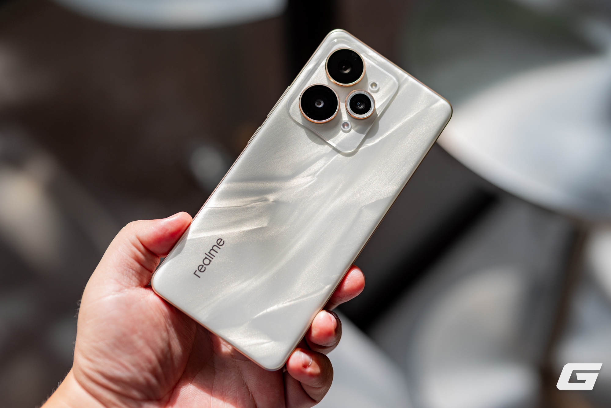 Cận cảnh realme 15 Pro: Thiết kế bắt mắt, pin 7000mAh cực “trâu”, nhiều tính năng AI độc đáo, giá 15 triệu đồng- Ảnh 21.