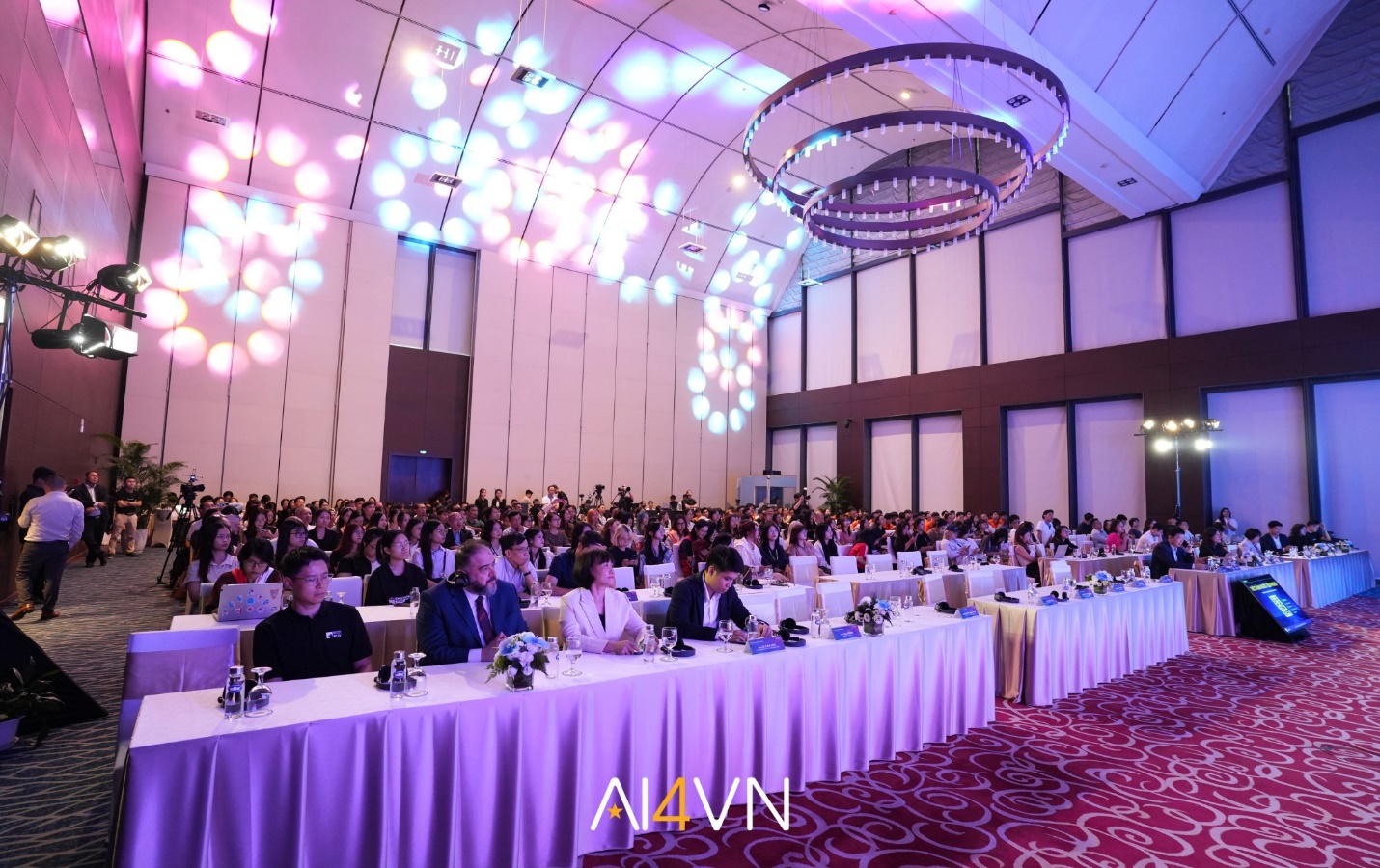Trường Đại học Anh Quốc Việt Nam được vinh danh đơn vị ứng dụng AI xuất sắc- Ảnh 2. Trường Đại học Anh Quốc Việt Nam được vinh danh đơn vị ứng dụng AI xuất sắc- Ảnh 2.