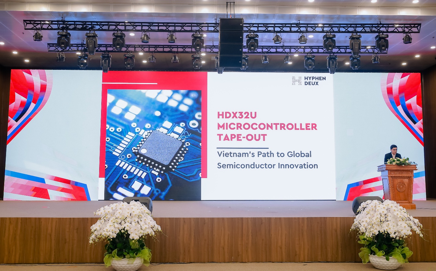 Hyphen Deux công bố Chip vi điều khiển HDx32U tại sự kiện Innovate Vietnam 2025- Ảnh 2. Hyphen Deux công bố Chip vi điều khiển HDx32U tại sự kiện Innovate Vietnam 2025- Ảnh 2.