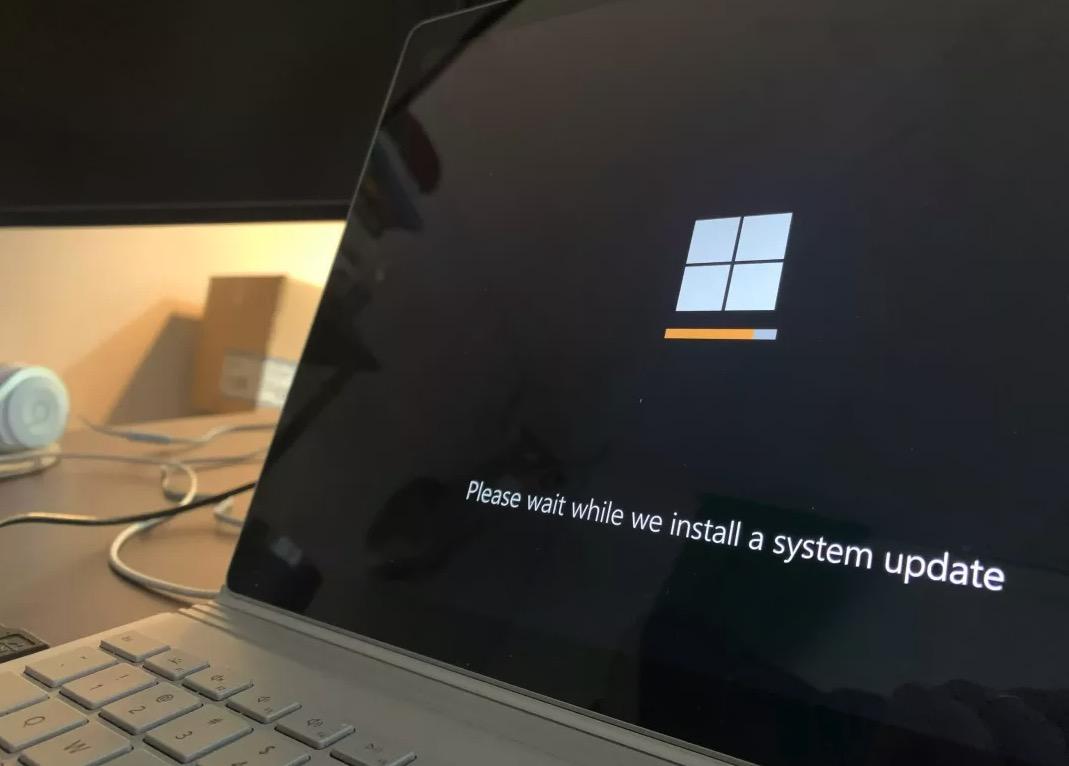 Khai tử Windows 10 xong, Microsoft siết chặt không còn dễ dàng cài Windows 11 bằng tài khoản nội bộ- Ảnh 2. Khai tử Windows 10 xong, Microsoft siết chặt không còn dễ dàng cài Windows 11 bằng tài khoản nội bộ- Ảnh 2.