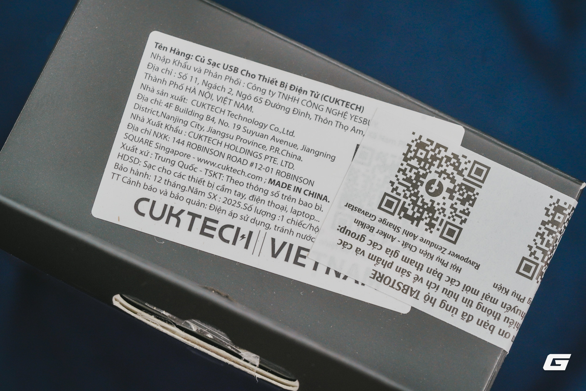 Củ sạc 120W của Xiaomi giờ bé tí tẹo tèo teo, lọt thỏm lòng bàn tay như này đây - Ảnh 2.