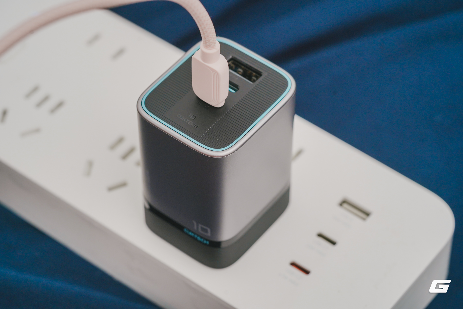 Củ sạc 120W của Xiaomi giờ bé tí tẹo tèo teo, lọt thỏm lòng bàn tay như này đây - Ảnh 12.