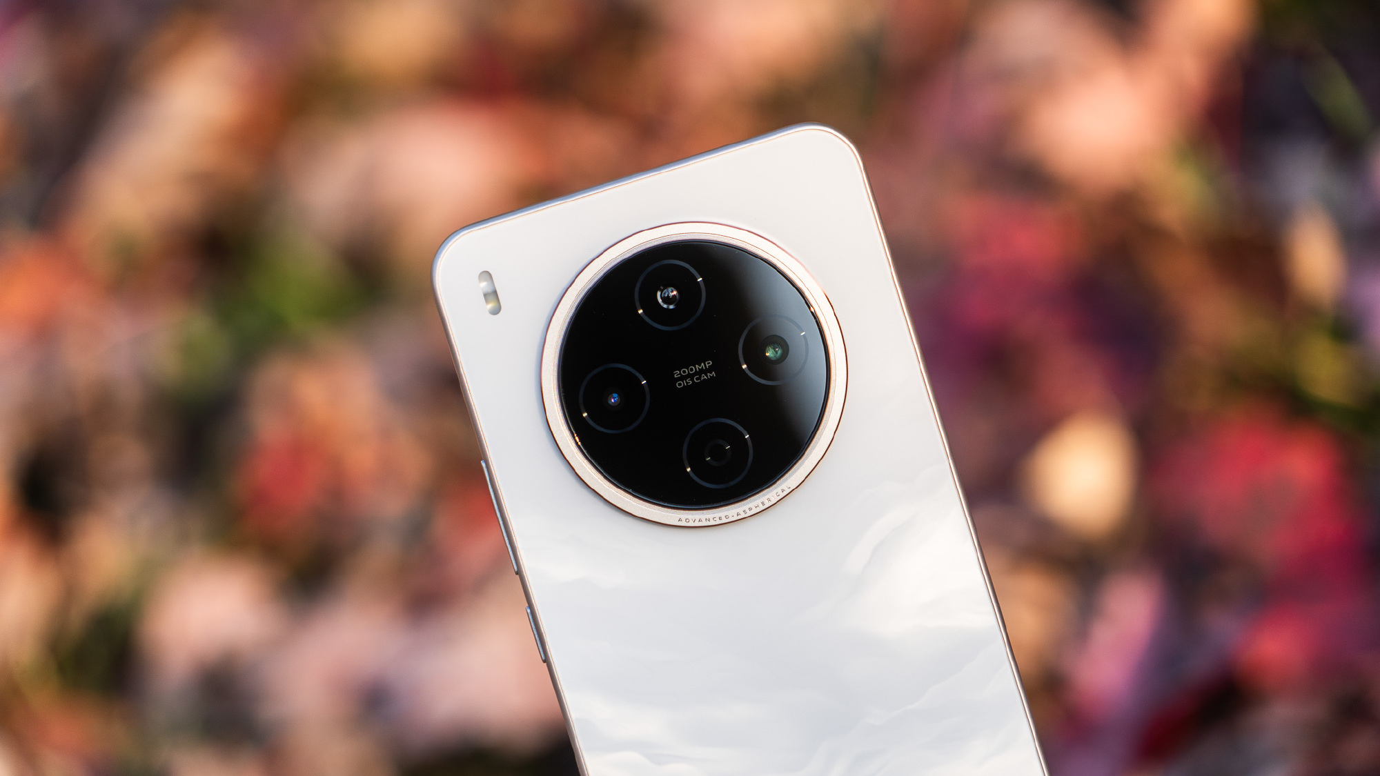 vivo ra mắt điện thoại pin 7.000mAh, camera 200 "chấm", chống nước IP69, giá chỉ hơn 6 triệu mà trông như vivo X300 vivo ra mắt điện thoại pin 7.000mAh, camera 200