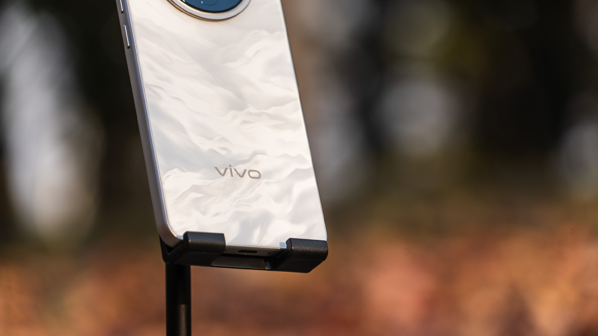 vivo ra mắt điện thoại pin 7.000mAh, camera 200 "chấm", chống nước IP69, giá chỉ hơn 6 triệu mà trông như vivo X300 vivo ra mắt điện thoại pin 7.000mAh, camera 200