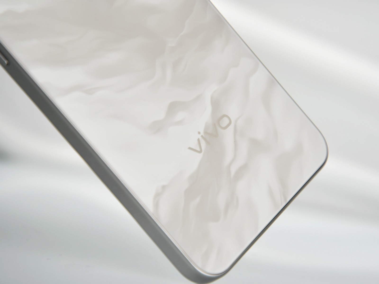 Vivo Chuẩn Bị Ra Mắt Điện Thoại Giá Rẻ Thiết Kế Như X300, Camera 200 