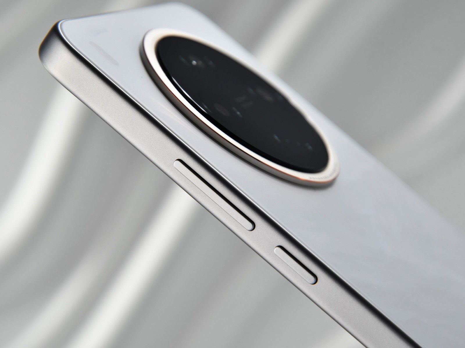 Vivo Chuẩn Bị Ra Mắt Điện Thoại Giá Rẻ Thiết Kế Như X300, Camera 200 