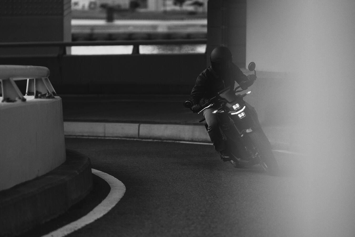 Honda WN7: Mẫu xe máy điện có thể tăng tốc 0-100 km/h chỉ trong 4,6 giây, sạc nhanh chuẩn ô tô CCS2- Ảnh 14.