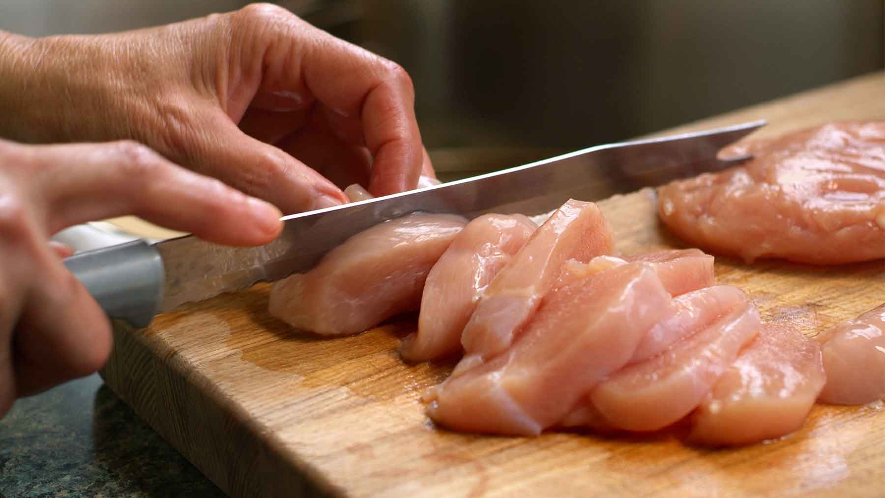 Hiểm họa mang tên Salmonella: Vi khuẩn ẩn mình trong bữa ăn hàng ngày có thể gây tử vong - Ảnh 4.