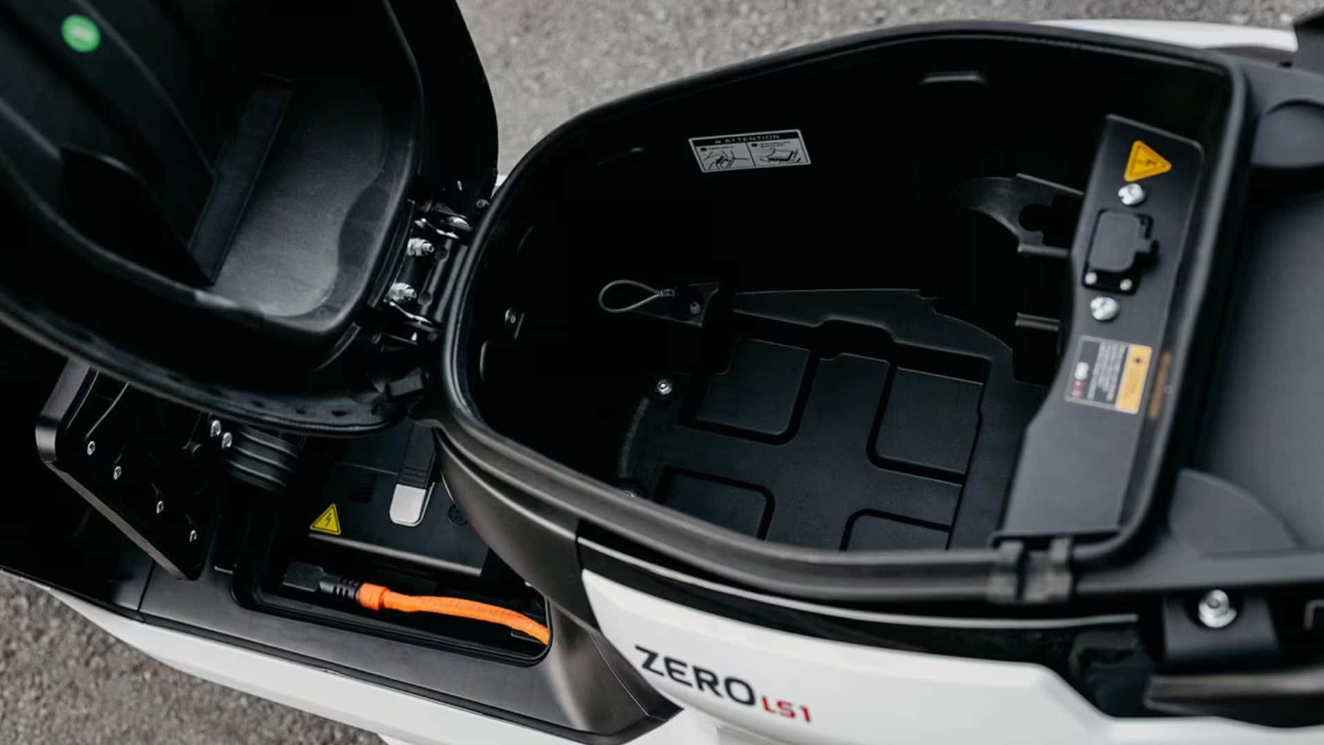 Zero Motorcycles bất ngờ lấn sân sang xe tay ga điện với mẫu LS1: Nhỏ gọn, thuận tiện di chuyển trong đô thị- Ảnh 4.