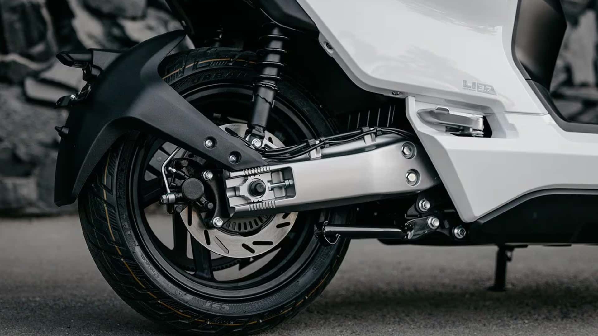 Zero Motorcycles bất ngờ lấn sân sang xe tay ga điện với mẫu LS1: Nhỏ gọn, thuận tiện di chuyển trong đô thị- Ảnh 6.
