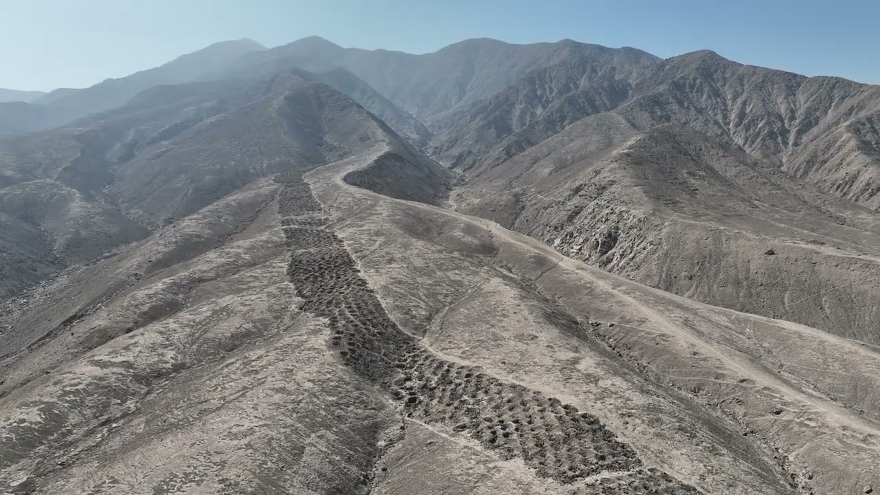 5.200 hố b&iacute; ẩn trải d&agrave;i tr&ecirc;n n&uacute;i Andes: Sự thật kinh ngạc - Ảnh 1.