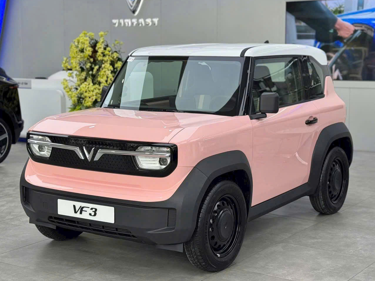 Ảnh thực tế VinFast VF 3 bản nâng cấp tại Việt Nam: Giá 302 triệu đồng, vô-lăng mới, có CarPlay- Ảnh 5.