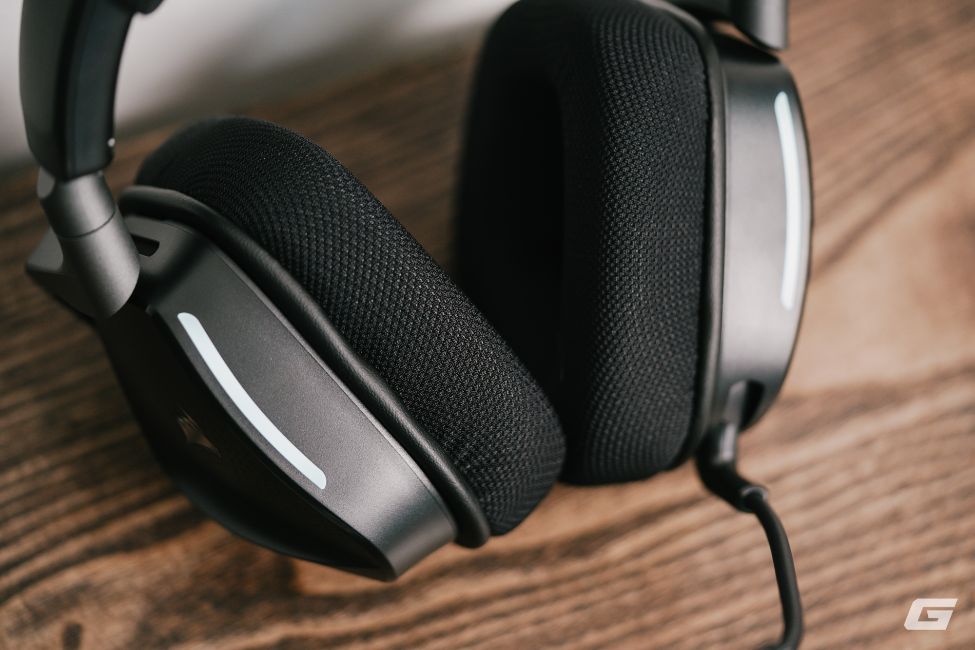 Đánh giá tai nghe gaming Corsair VOID v2 Max Wireless: Đeo thoải mái, kết nối đa năng, chất âm V-shape khỏe khoắn- Ảnh 6.