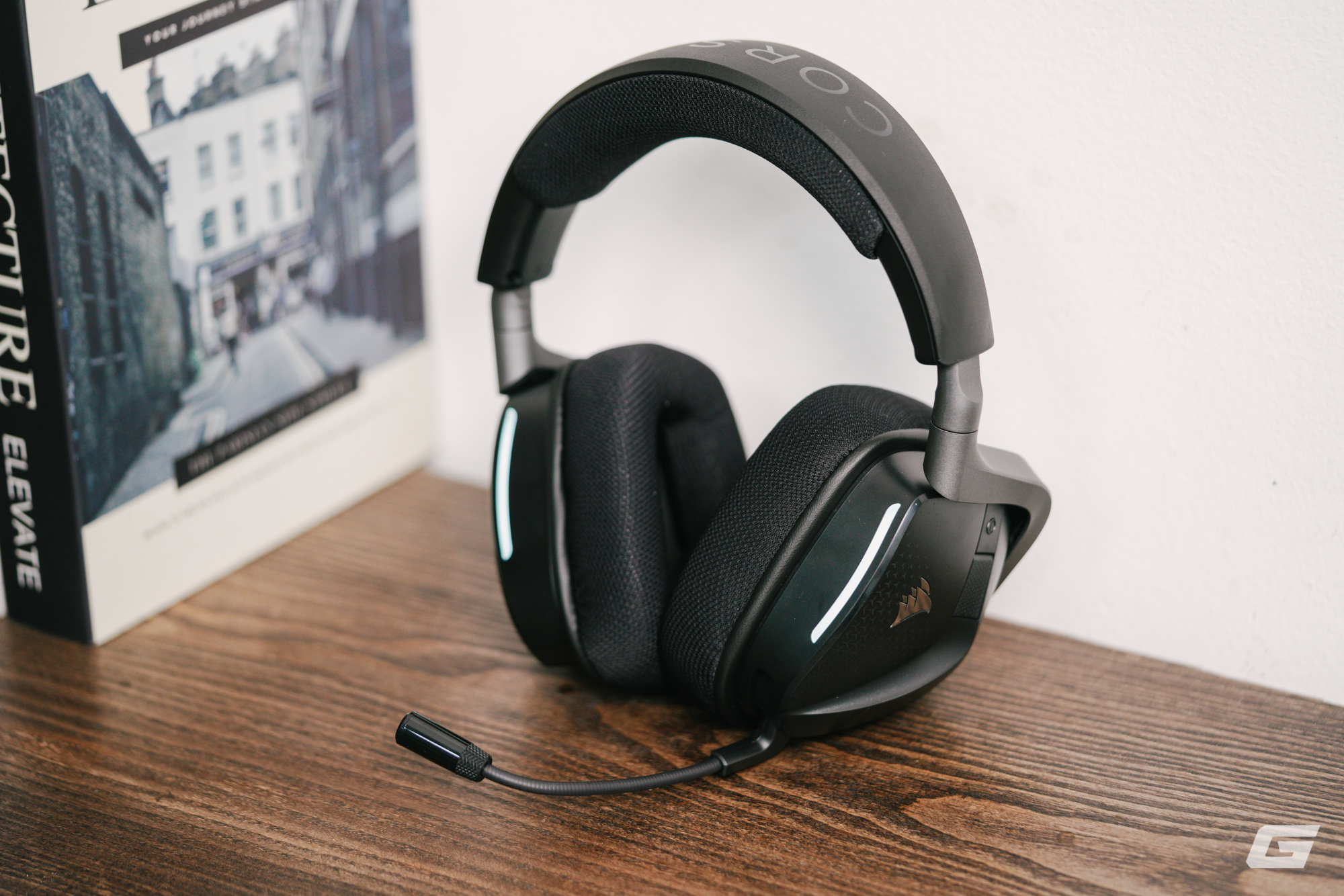 Đánh giá tai nghe gaming Corsair VOID v2 Max Wireless: Đeo thoải mái, kết nối đa năng, chất âm V-shape khỏe khoắn- Ảnh 5.