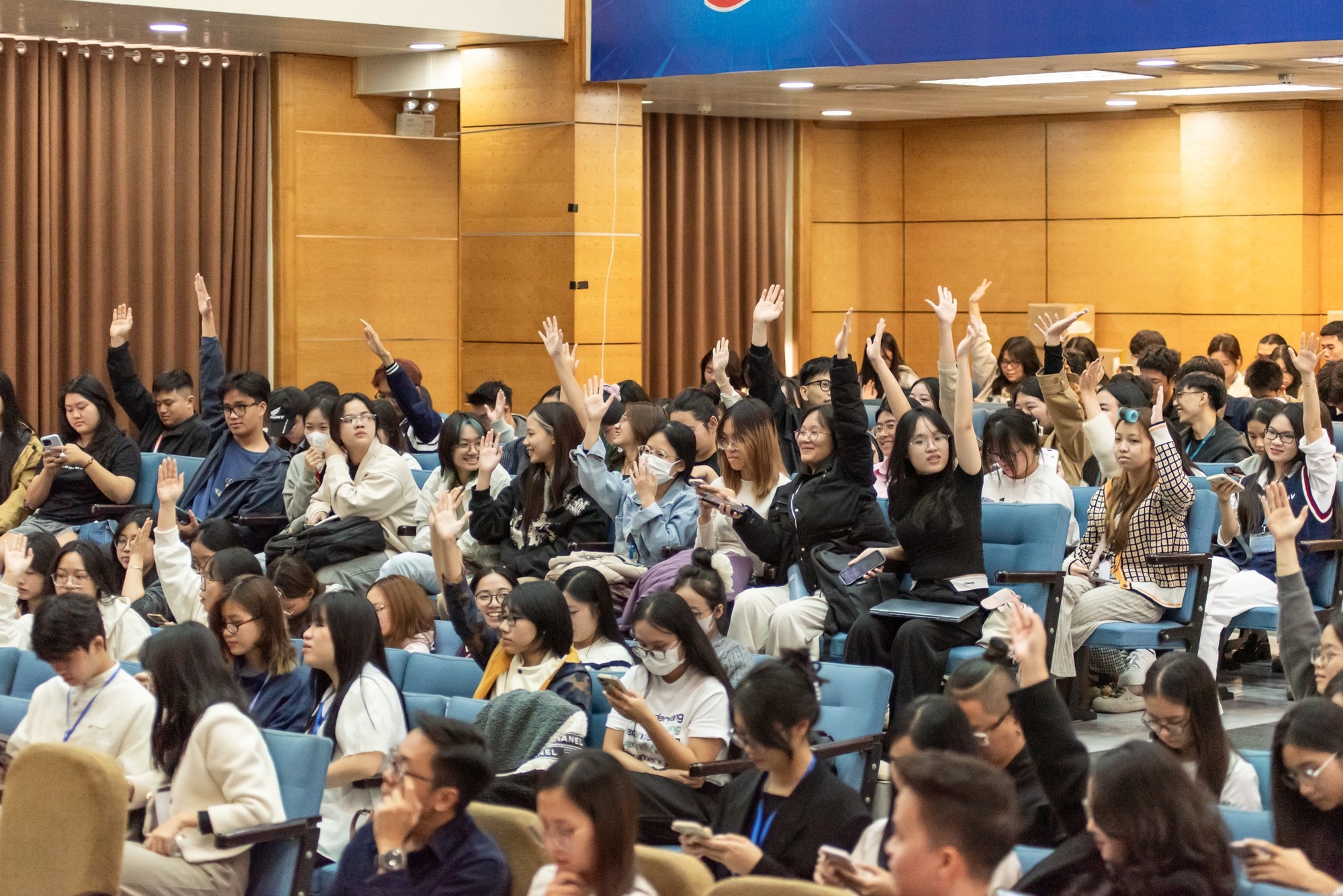 Chung kết Green Voices 2025 treo thưởng lớn: Quán quân Đại học Hà Nội tuyên bố “hãy coi chừng” khi nhắm tới chiếc VinFast Evo Grand Lite dành cho ngôi vị cao nhất- Ảnh 3. Chung kết Green Voices 2025 treo thưởng lớn: Quán quân Đại học Hà Nội tuyên bố “hãy coi chừng” khi nhắm tới chiếc VinFast Evo Grand Lite dành cho ngôi vị cao nhất- Ảnh 3.