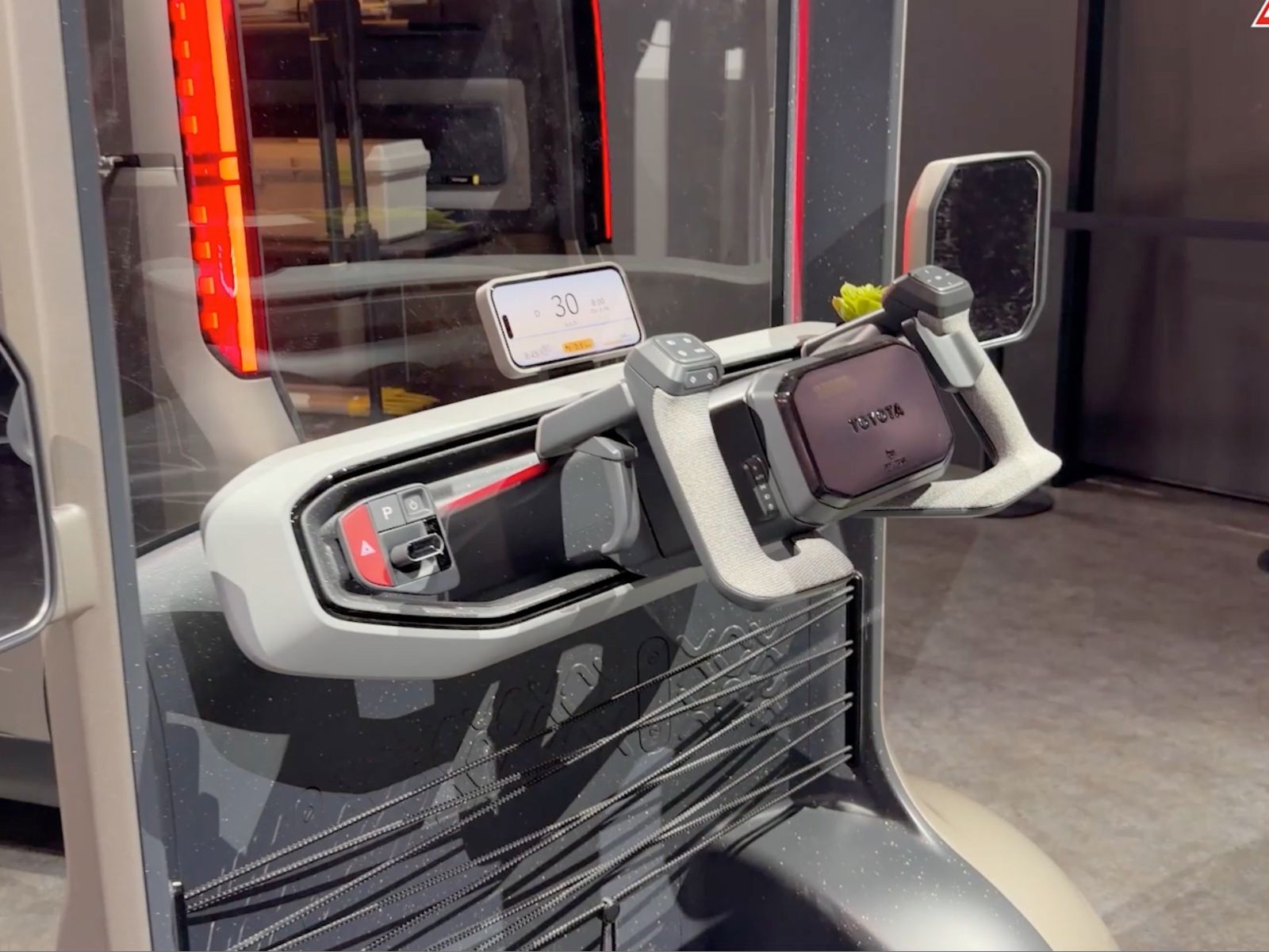 15 phút đi hết 4 gian Century, Lexus, Toyota, Daihatsu: Xe gì cũng có, giá nào cũng chơi, ai cũng có thứ dùng!- Ảnh 11.