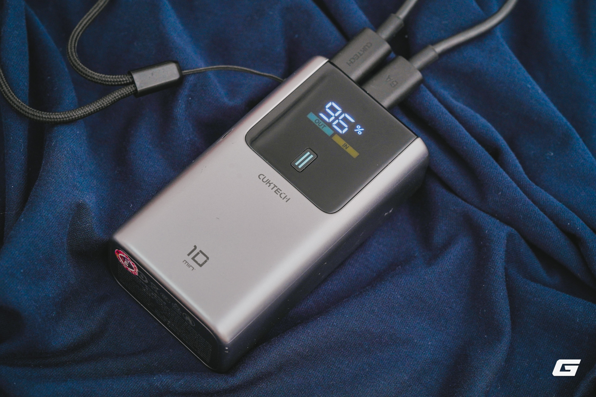 Đây Là Pin Dự Phòng Tôi Luôn Mang Theo Bên Mình Suốt Nửa Năm Qua: Nhỏ Gọn, Sạc Được Cả Macbook, Và... Đã Hơi Trầy Xước - Ảnh 7.