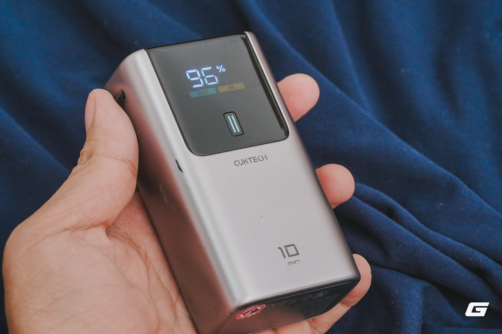 Đây Là Pin Dự Phòng Tôi Luôn Mang Theo Bên Mình Suốt Nửa Năm Qua: Nhỏ Gọn, Sạc Được Cả Macbook, Và... Đã Hơi Trầy Xước - Ảnh 10.