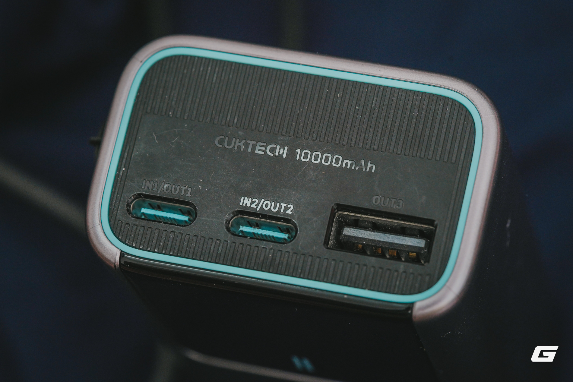 Đây Là Pin Dự Phòng Tôi Luôn Mang Theo Bên Mình Suốt Nửa Năm Qua: Nhỏ Gọn, Sạc Được Cả Macbook, Và... Đã Hơi Trầy Xước - Ảnh 6.