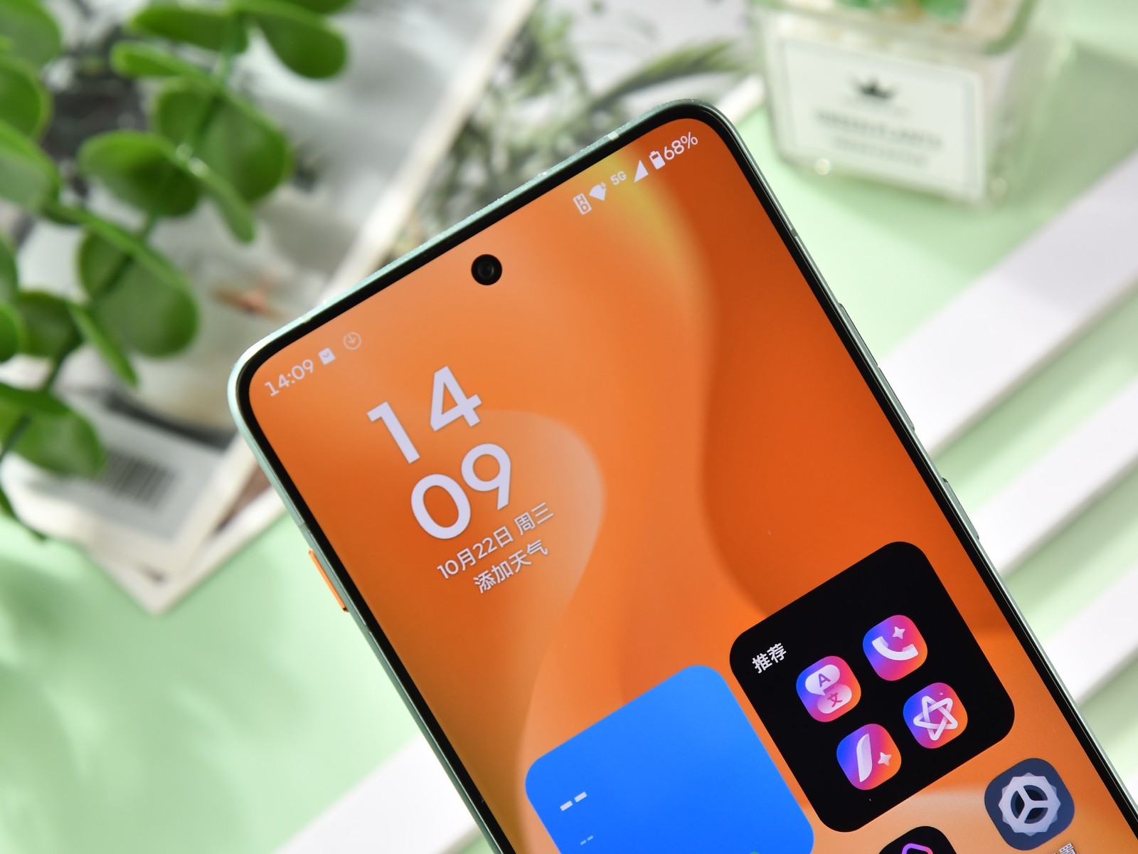 Motorola Mà Mang Máy Này Về Việt Nam Thì Bán Cực Chạy: Chip Snapdragon, Pin Gấp Rưỡi Và Camera &Quot;Gấp Đôi&Quot; Iphone Air Nhưng Giá Chỉ Bằng 1/4 Đây Là Điện Thoại Siêu Mỏng Nhẹ Của Motorola: Dùng Chip Snapdragon, Pin Gấp Rưỡi Và Camera