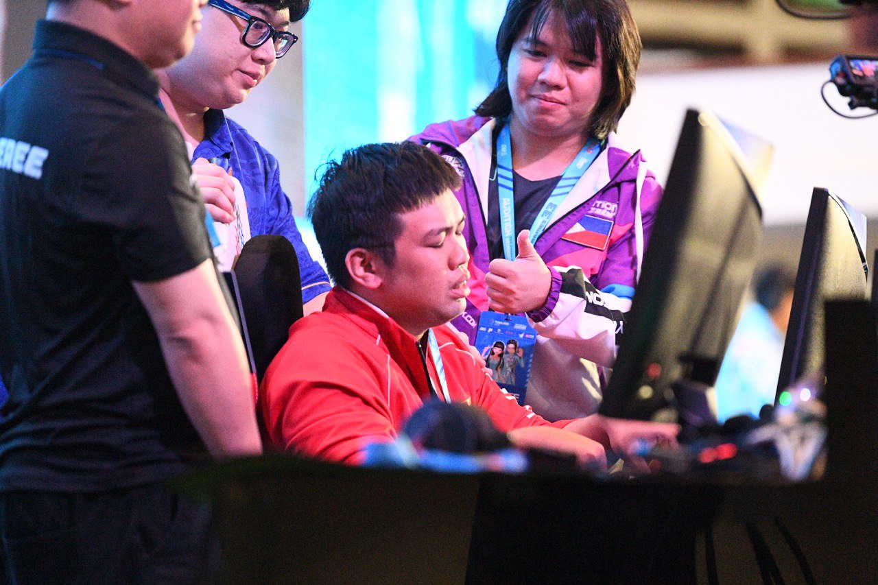 Tuyển thủ Việt Nam gục đầu bật khóc vì vụt mất HCV Audition, "trốn" ra ngoài khóc, 1 tiếng sau lại vô địch mới đỉnh! - Ảnh 4. Tuyển thủ Việt Nam gục đầu bật khóc vì vụt mất HCV Audition, "trốn" ra ngoài khóc, 1 tiếng sau lại vô địch mới đỉnh! - Ảnh 4.