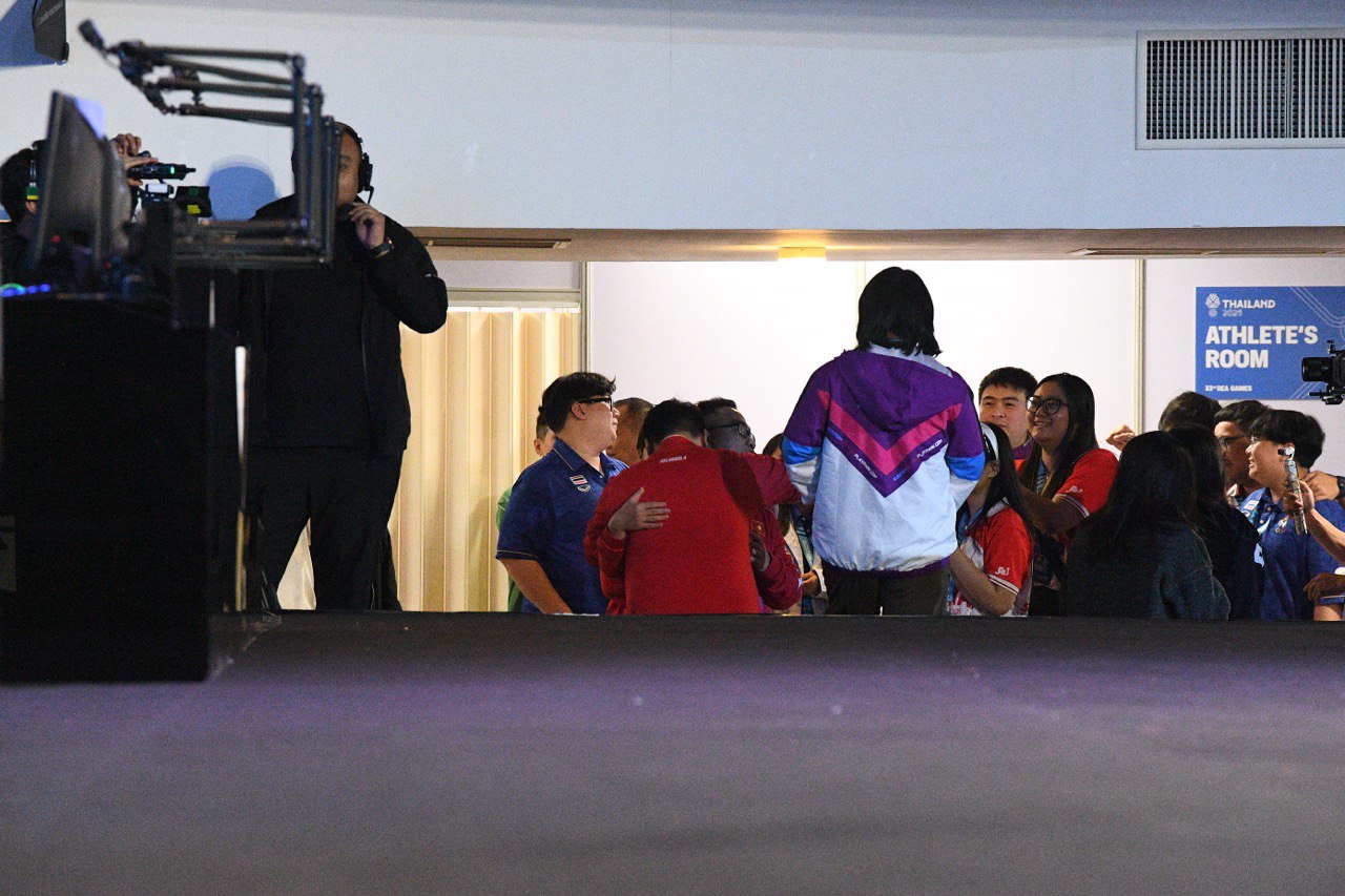 Tuyển thủ Việt Nam gục đầu bật khóc vì vụt mất HCV Audition, "trốn" ra ngoài khóc, 1 tiếng sau lại vô địch mới đỉnh! - Ảnh 12. Tuyển thủ Việt Nam gục đầu bật khóc vì vụt mất HCV Audition, "trốn" ra ngoài khóc, 1 tiếng sau lại vô địch mới đỉnh! - Ảnh 12.