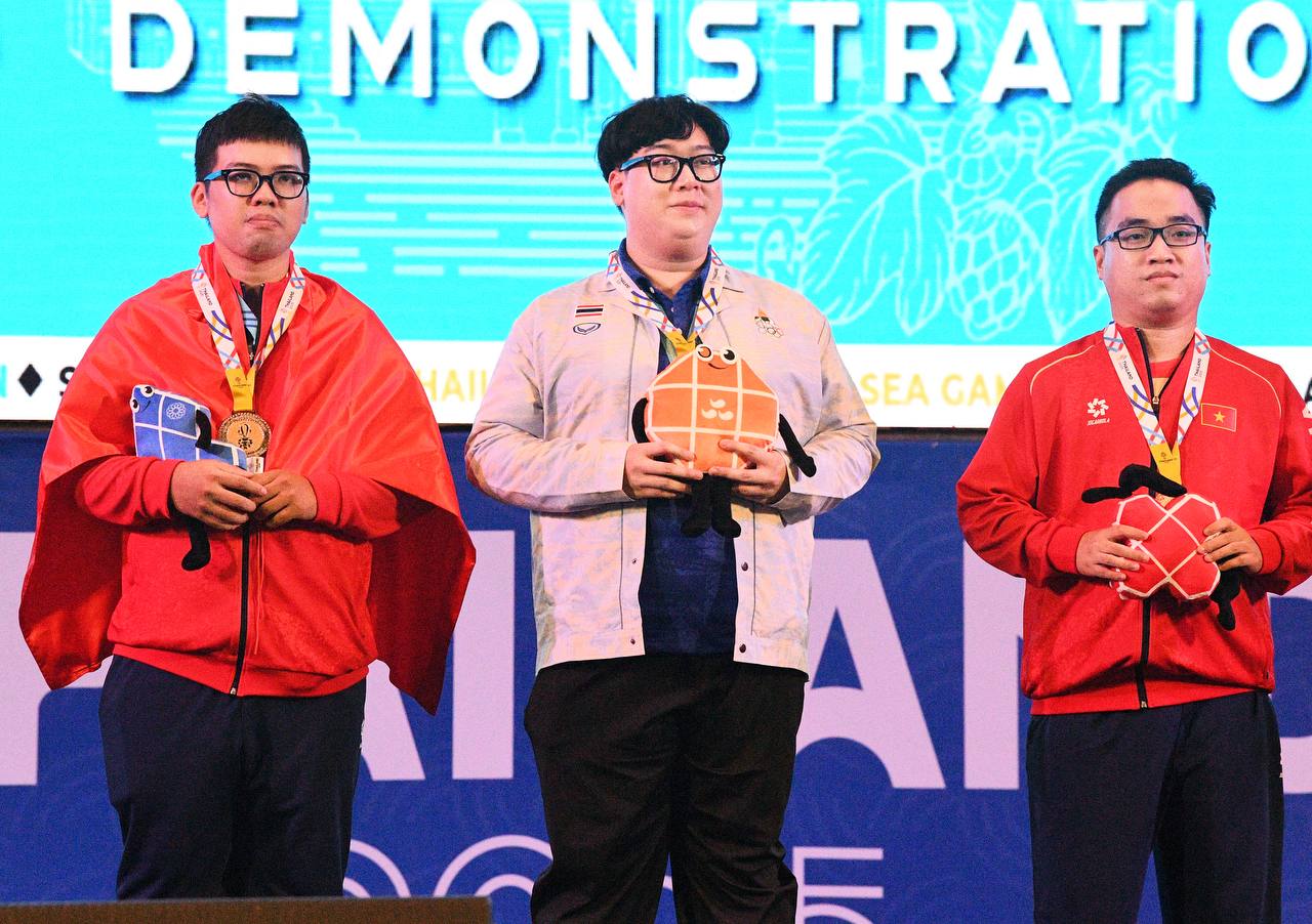 Tuyển thủ Việt Nam gục đầu bật khóc vì vụt mất HCV Audition, "trốn" ra ngoài khóc, 1 tiếng sau lại vô địch mới đỉnh! - Ảnh 13. Tuyển thủ Việt Nam gục đầu bật khóc vì vụt mất HCV Audition, "trốn" ra ngoài khóc, 1 tiếng sau lại vô địch mới đỉnh! - Ảnh 13.