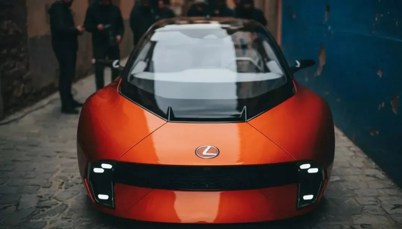 Designer của Ford chỉ tốn 24 giờ dùng AI để tạo một chiếc Lexus long lanh, làm hẳn bộ ảnh hậu trường thật đến khó tin- Ảnh 4. Designer của Ford chỉ tốn 24 giờ dùng AI để tạo một chiếc Lexus long lanh, làm hẳn bộ ảnh hậu trường thật đến khó tin- Ảnh 4.