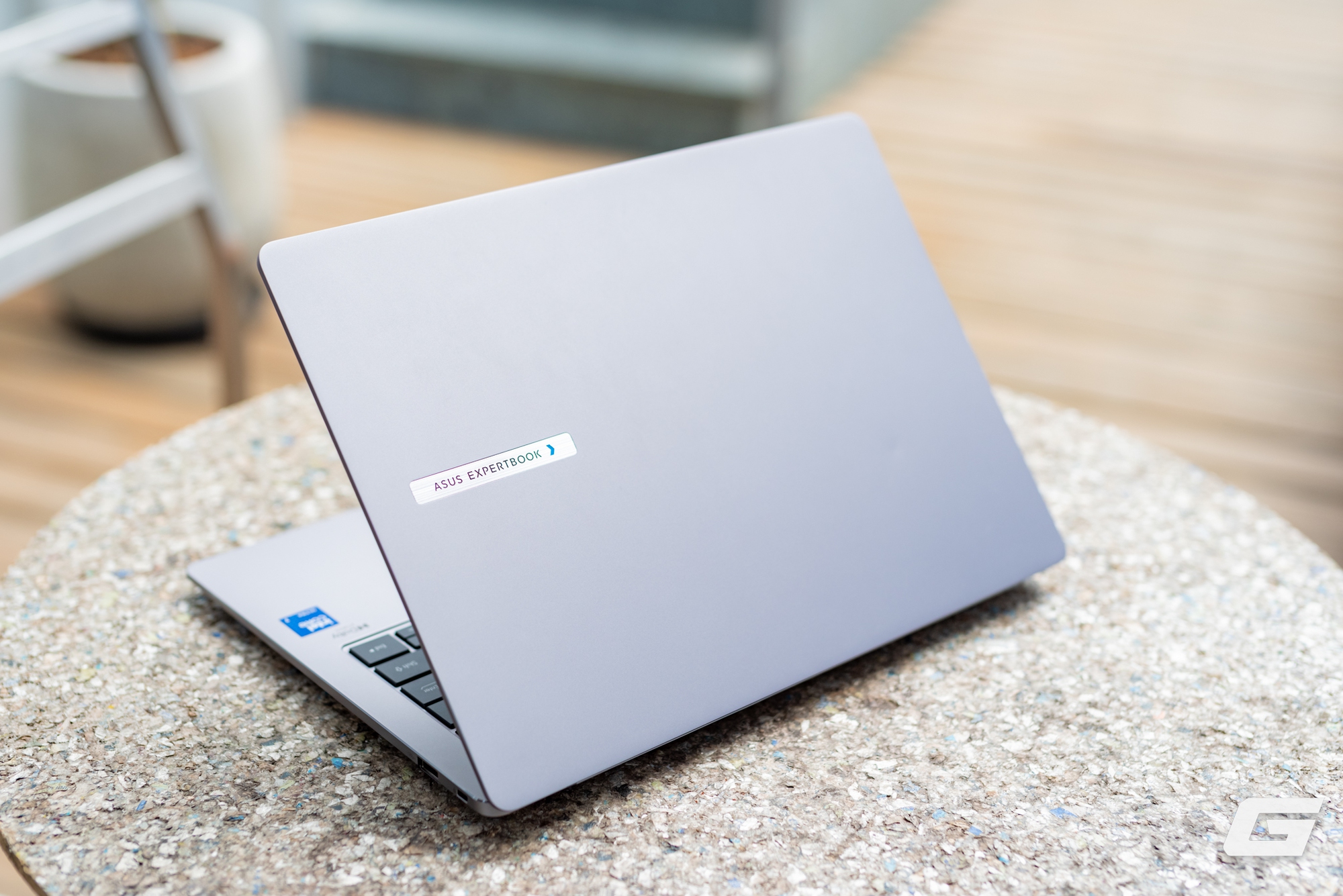 Trải nghiệm ASUS ExpertBook P5: Đẹp bền chuẩn doanh nghiệp, th&ecirc;m nhiều t&iacute;nh năng AI th&ocirc;ng minh phục vụ c&ocirc;ng việc, gi&aacute; chưa đến 30 triệu- Ảnh 1.